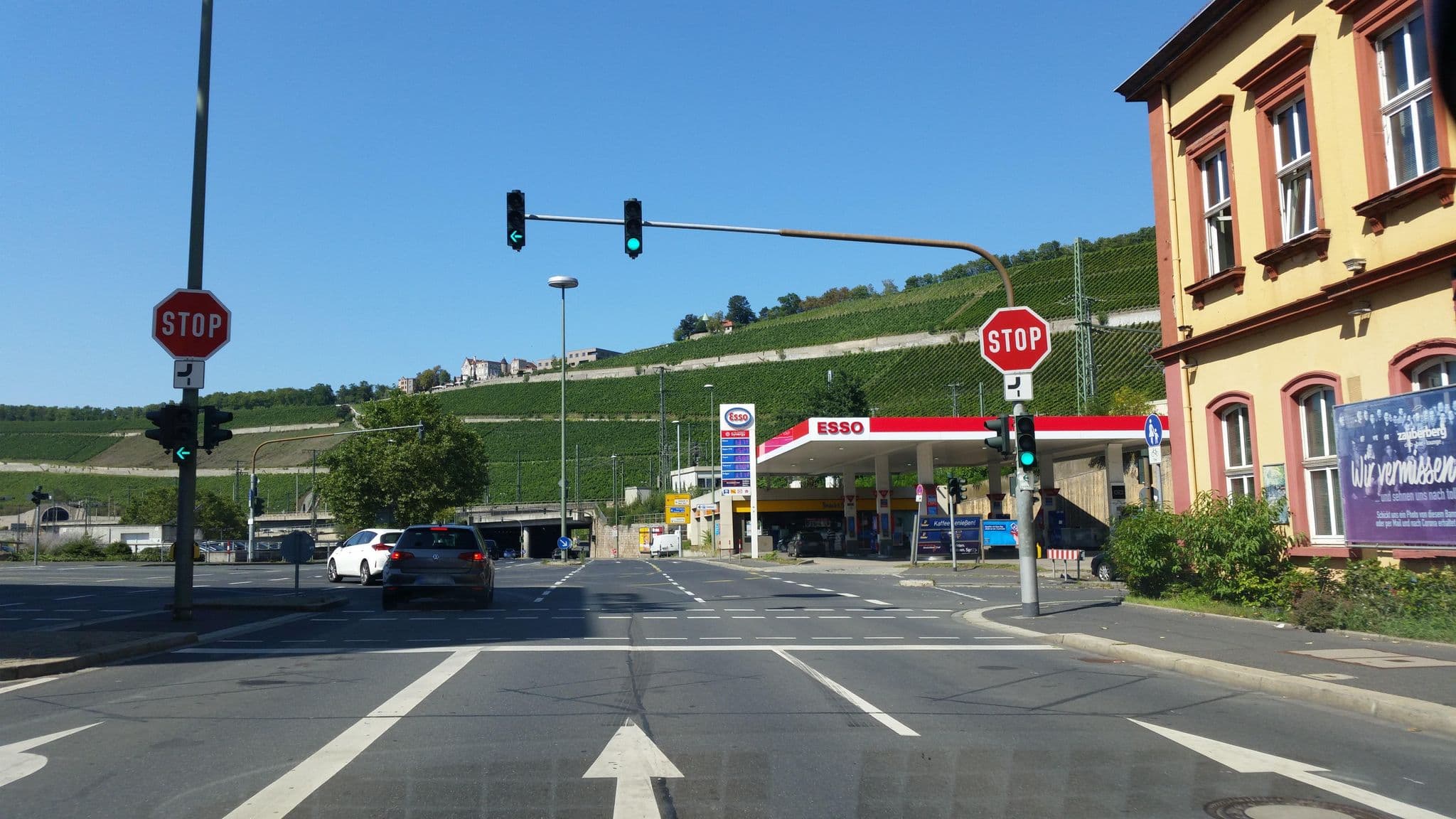 Street view near B&B Hotel Würzburg, Würzburg — © tian (CC BY-SA · Mapillary)
