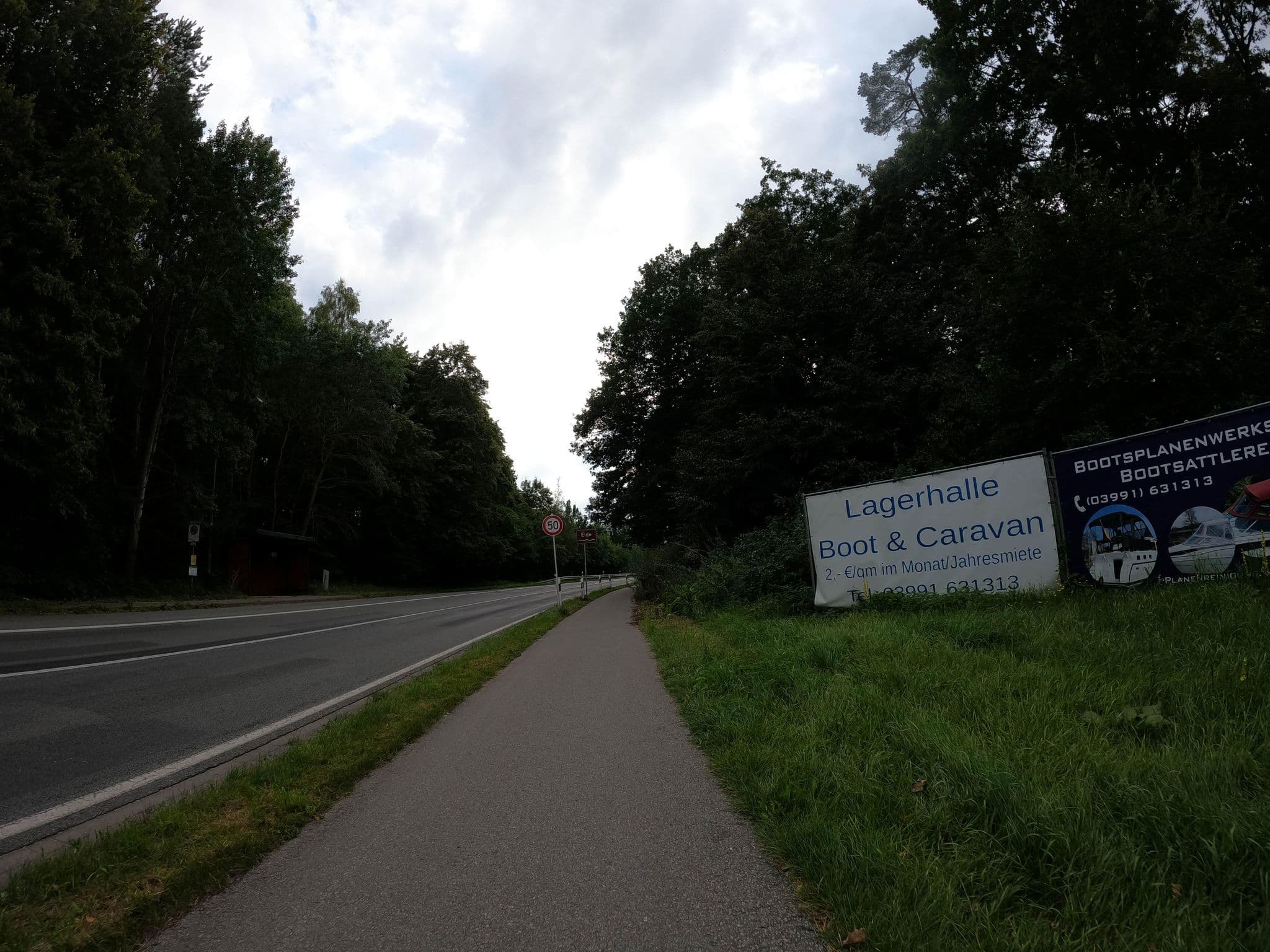 Street view near Stellplatz zwischen den Seen, Waren — © strubbl (CC BY-SA · Mapillary)