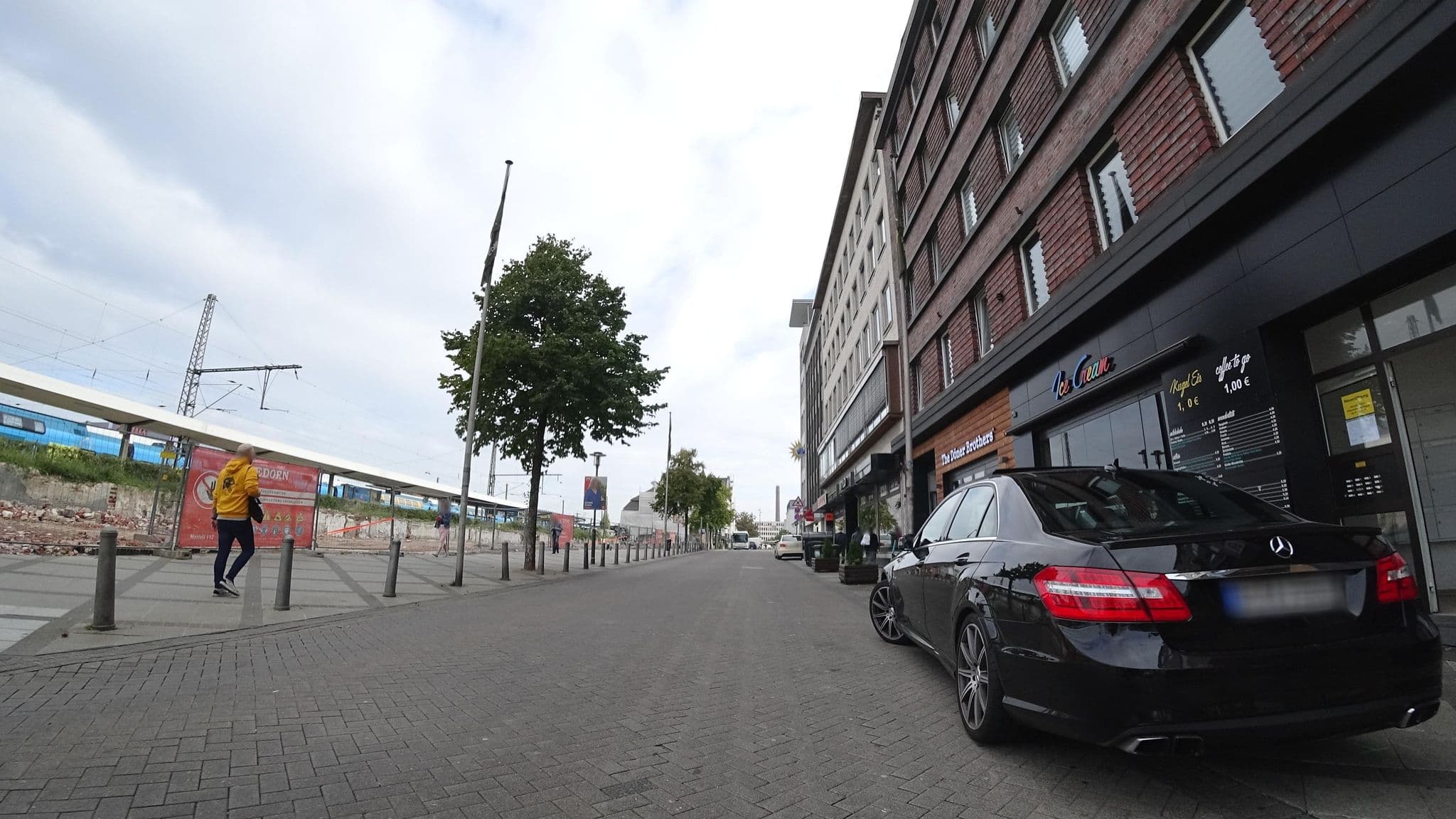 Street view near smartments, Bielefeld — © flohoff (CC BY-SA · Mapillary)