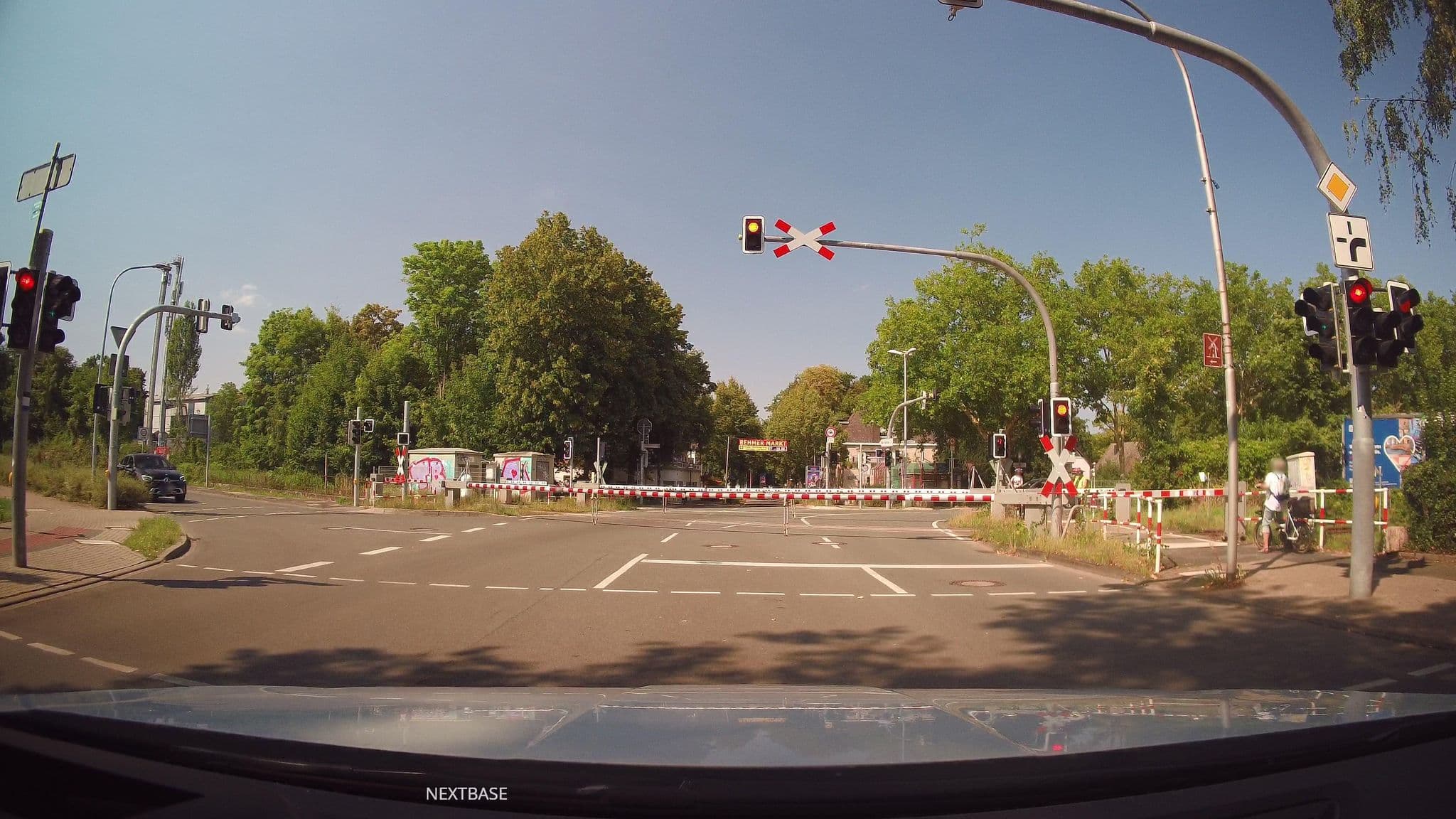 Street view near Reisemobilstellplatz am Südbahnhof Bad Oeynhausen, Bad Oeynhausen — © Schmarvis (CC BY-SA · Mapillary)