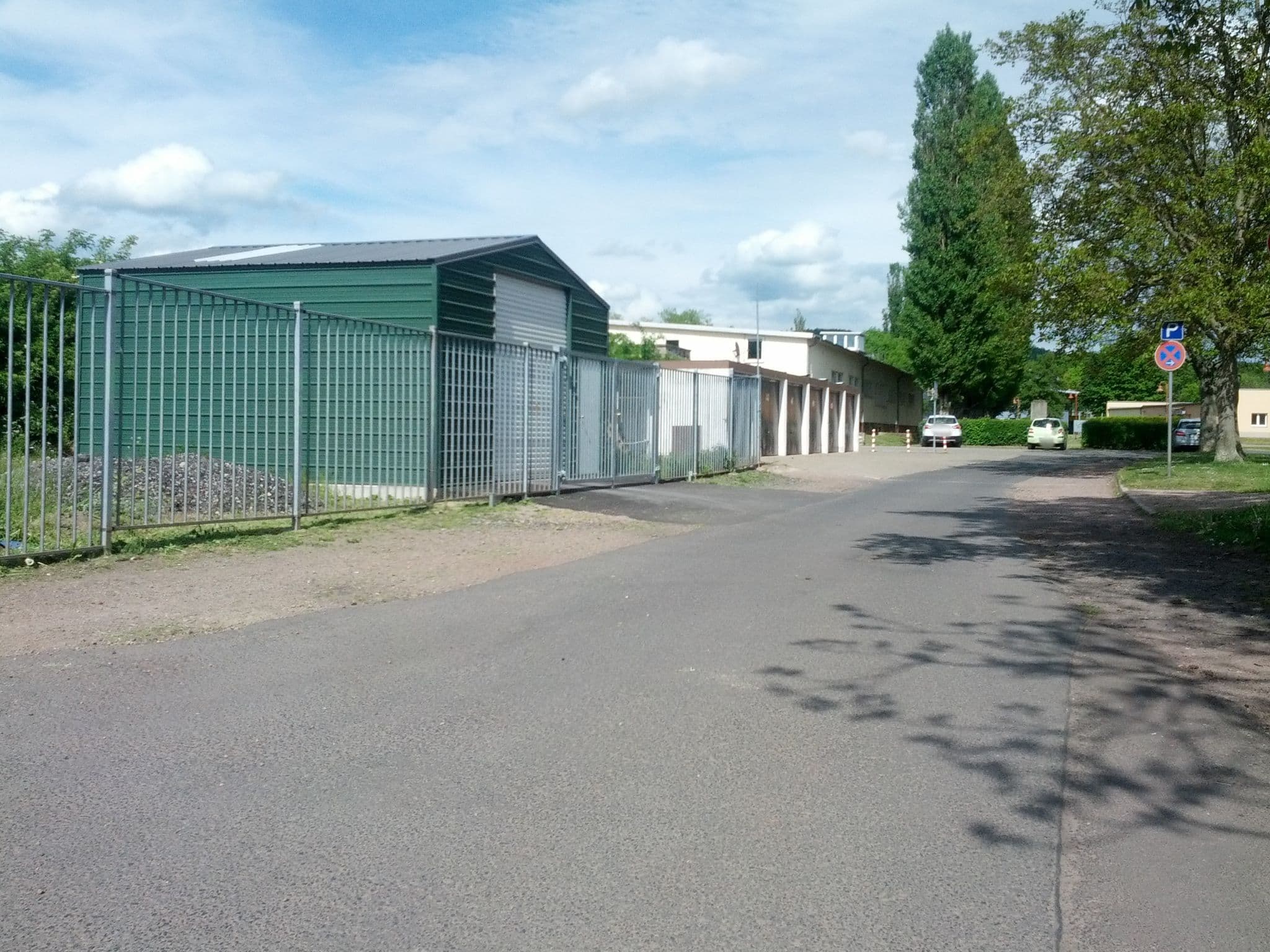 Street view near Wohnmobilstellplatz am Aquaplex Eisenach, Eisenach — © zoegglmeyr (CC BY-SA · Mapillary)