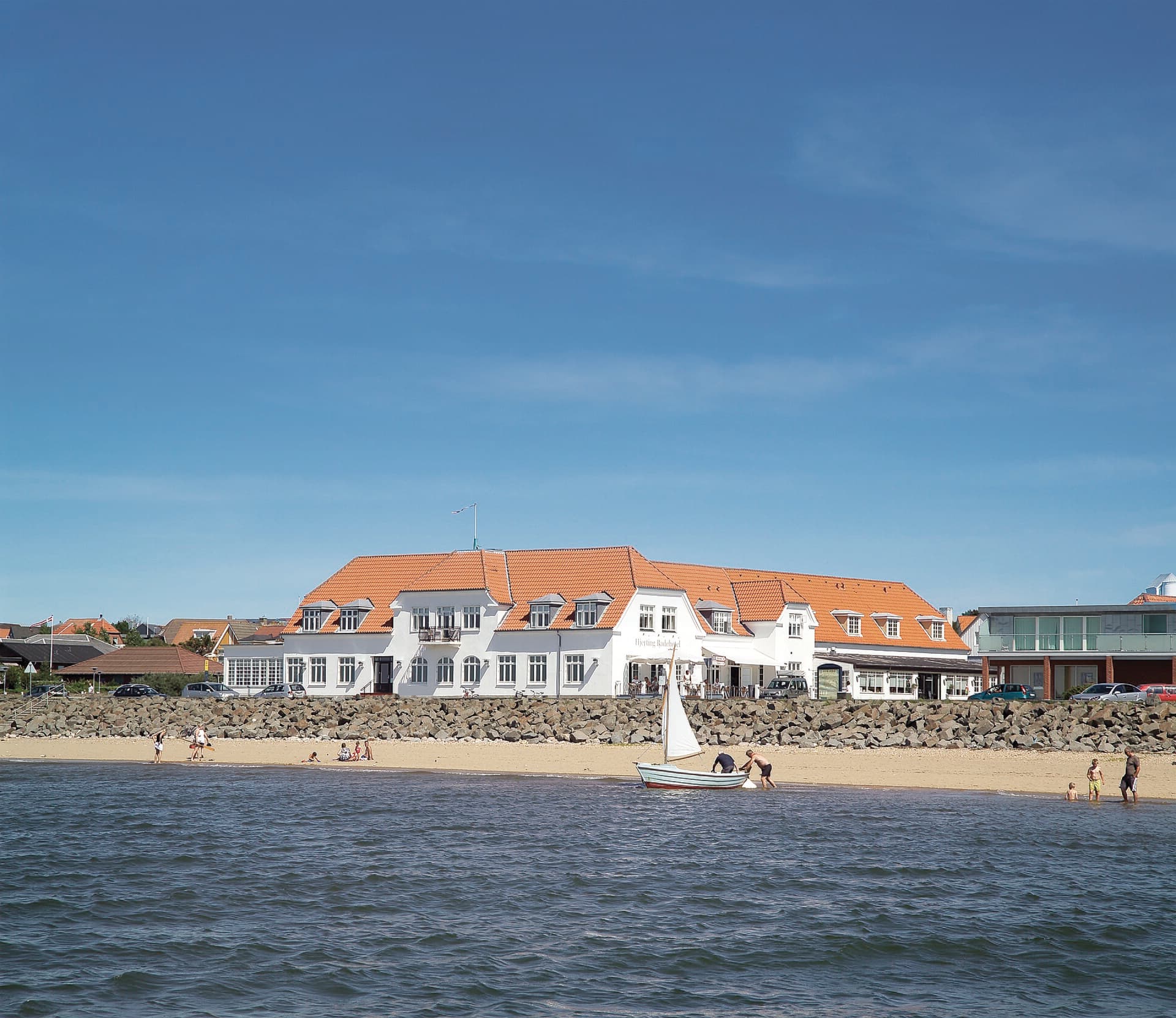 Hjerting Badehotel (via Wikimedia Commons, CC BY-SA 2.0)