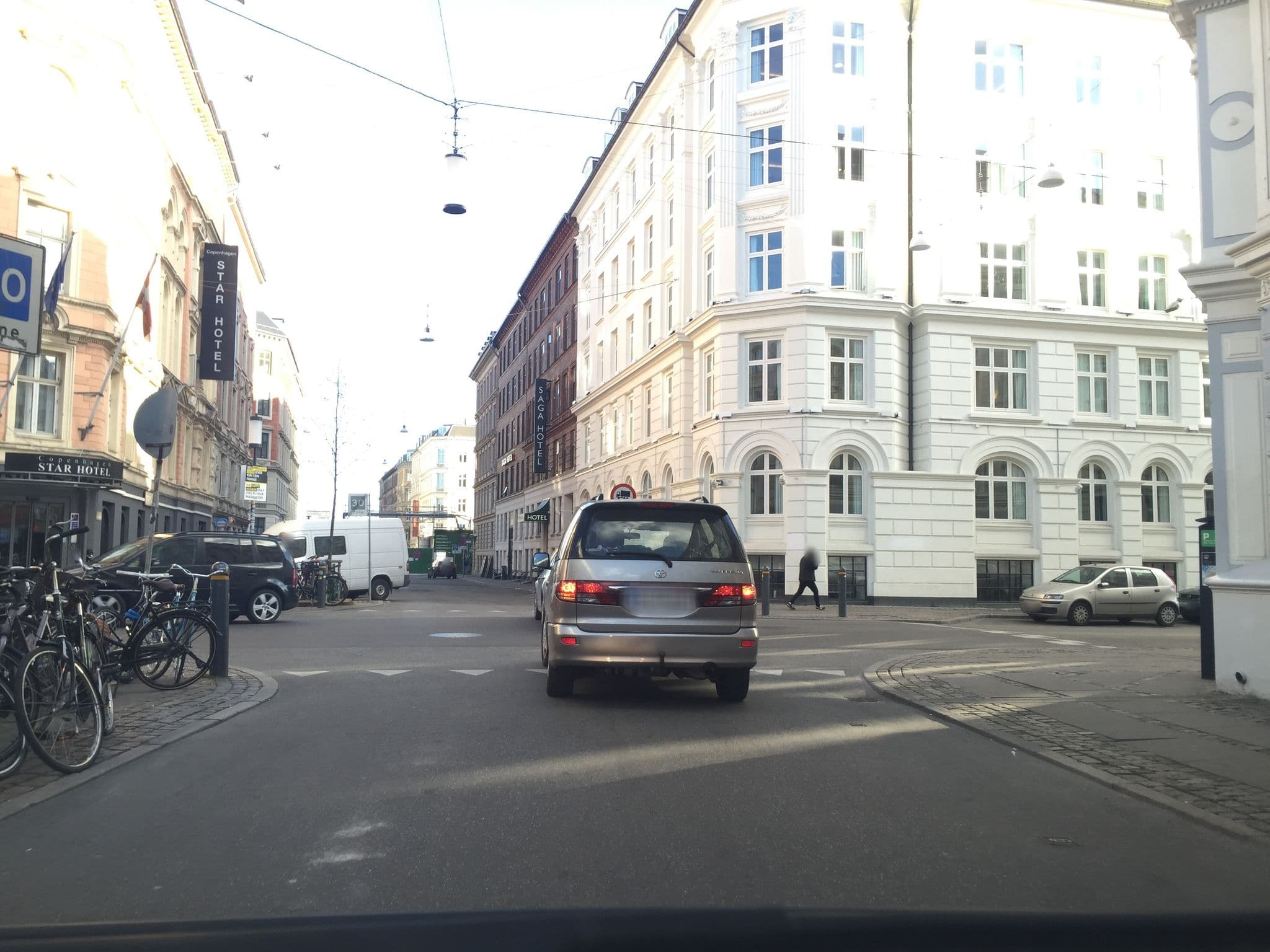 Street view near Meiniger Hotel Copenhagen (former Urban House Copenhagen), Copenhagen — © vicval (CC BY-SA · Mapillary)