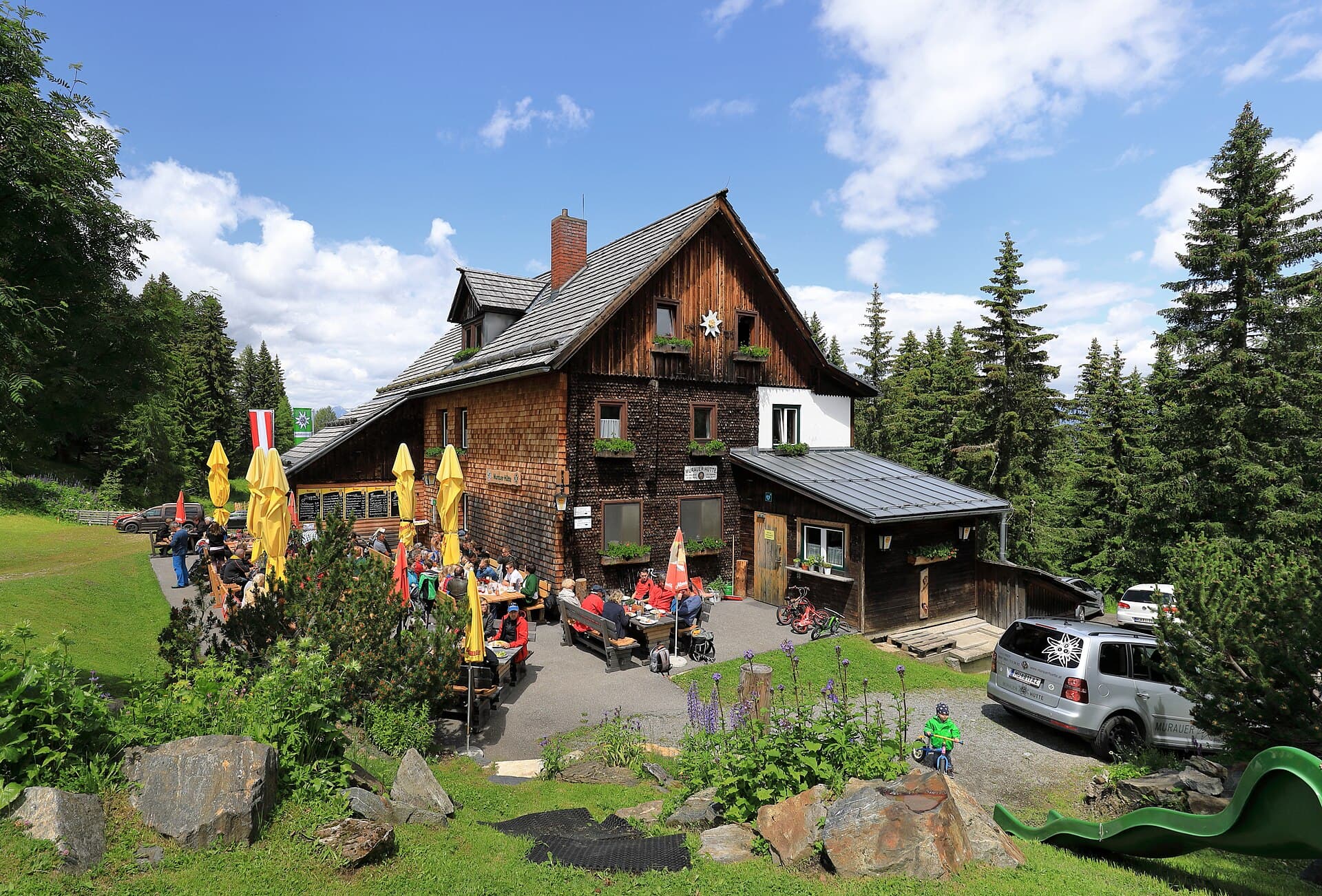 Murauer Hütte (via Wikimedia Commons, CC BY-SA 4.0)