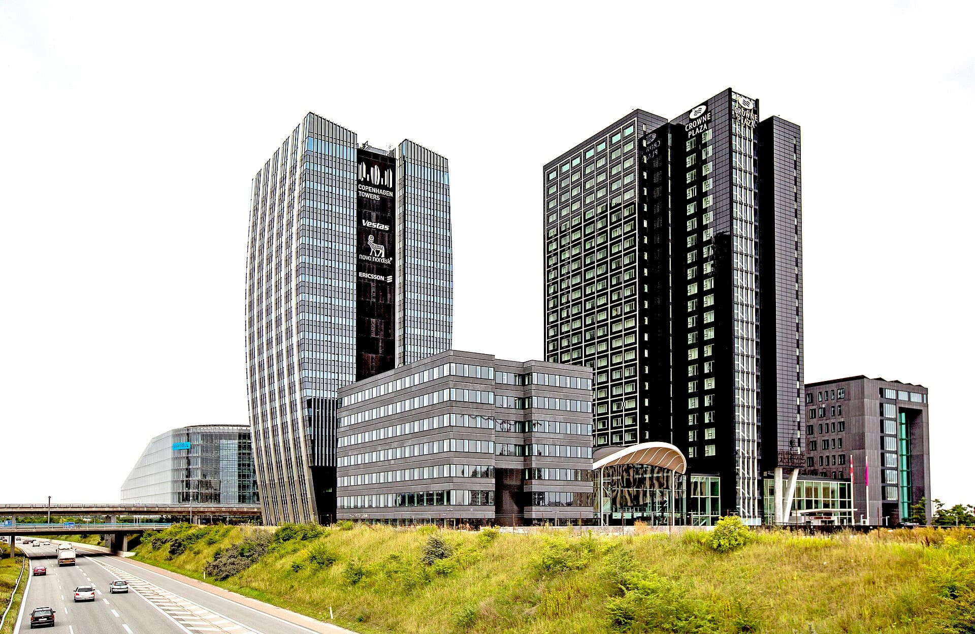Crowne Plaza Copenhagen Towers (via Wikimedia Commons, CC BY 2.0)