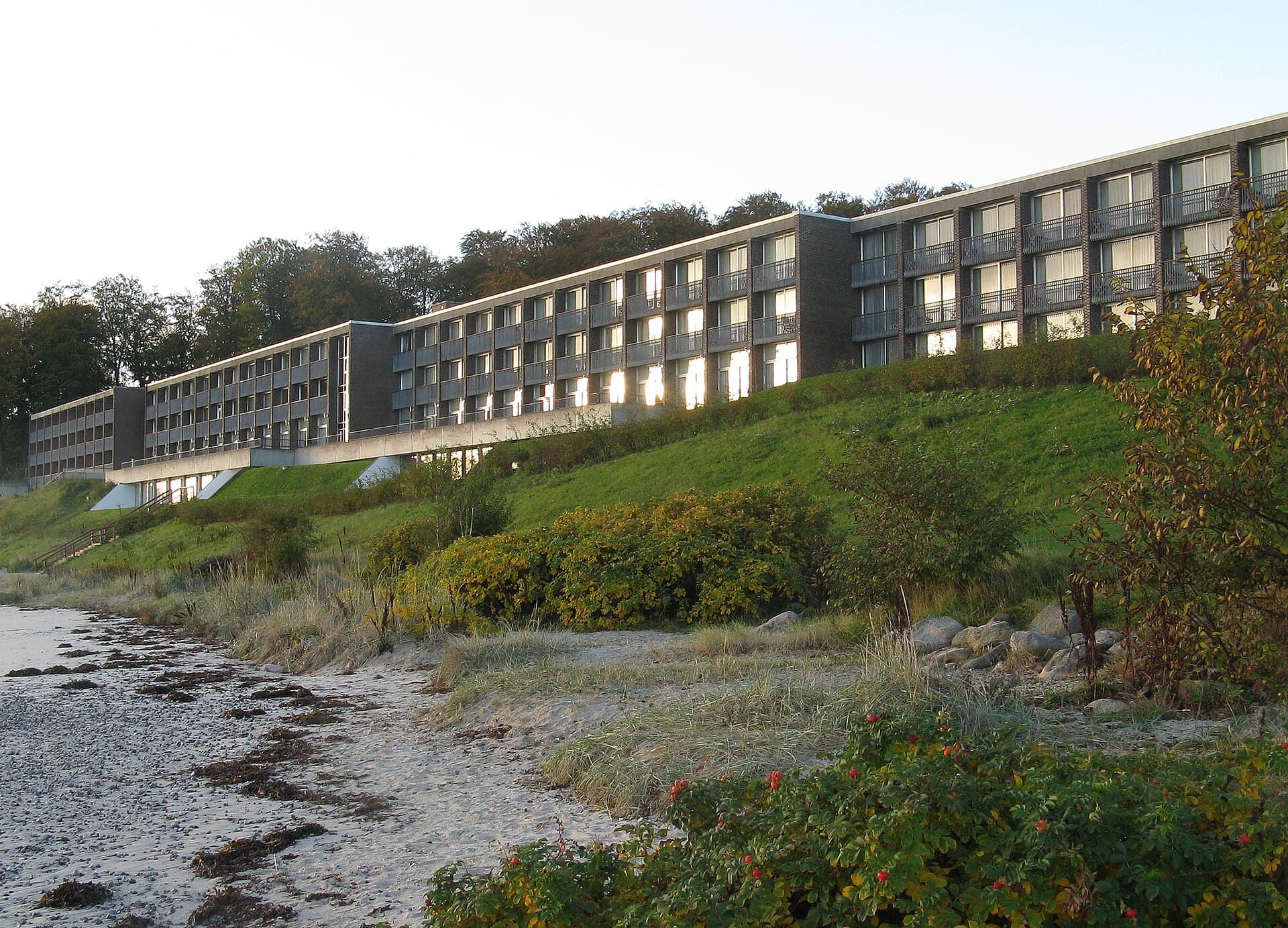 Hotel Marselis (via Wikimedia Commons, CC BY-SA 3.0)