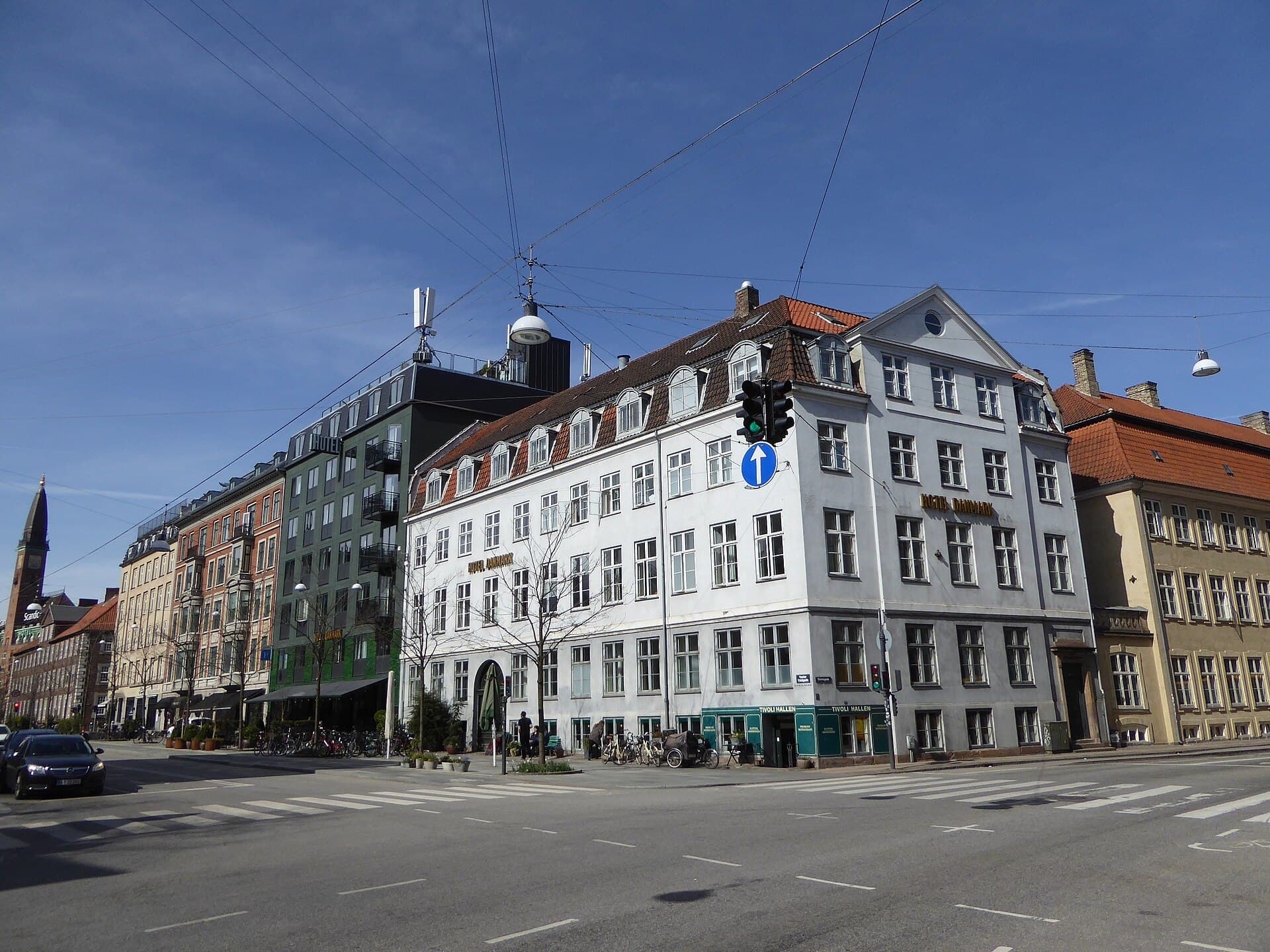 Hotel Danmark (via Wikimedia Commons, CC BY-SA 4.0)