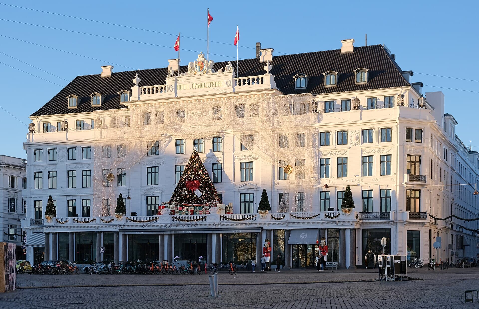 Hotel d’Angleterre (via Wikimedia Commons, CC BY-SA 4.0)