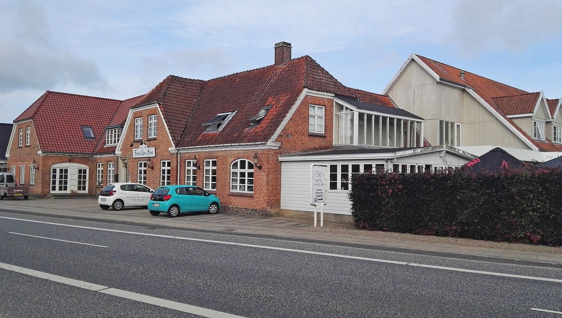 Fangel Kro & Hotel (via Wikimedia Commons, CC BY-SA 4.0)