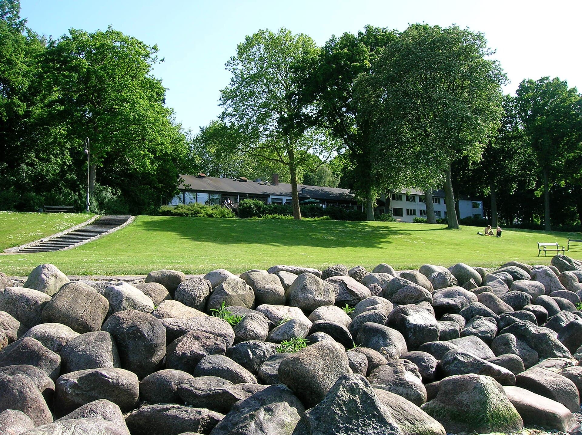 Hotel Strandparken (via Wikimedia Commons, Public domain)