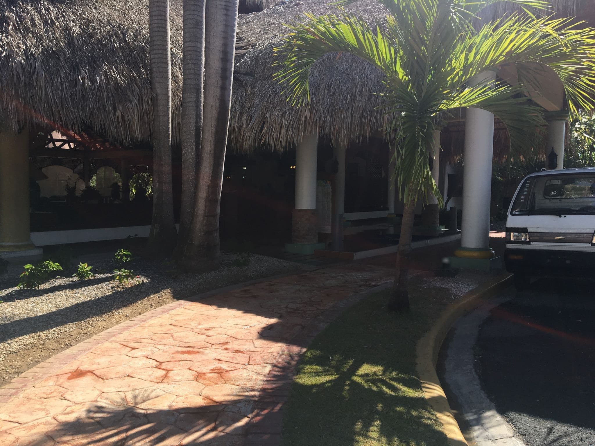 Street view near Ocean resort, Punta Cana — © guillaume017 (CC BY-SA · Mapillary)