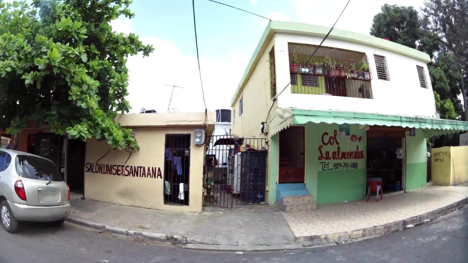 Street view near Calle 5, Ensanche Luperón