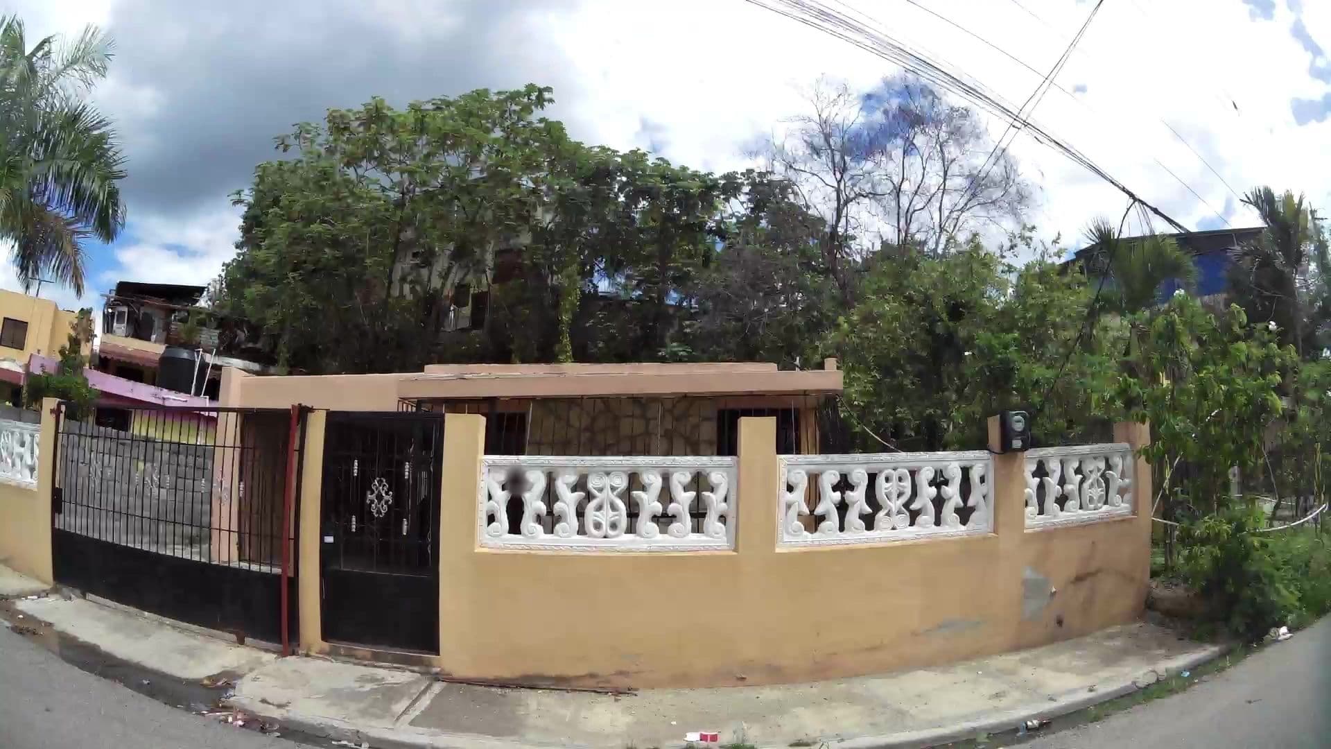 Street view near calle paseo de los cocos, 40, Ensanche Luperón