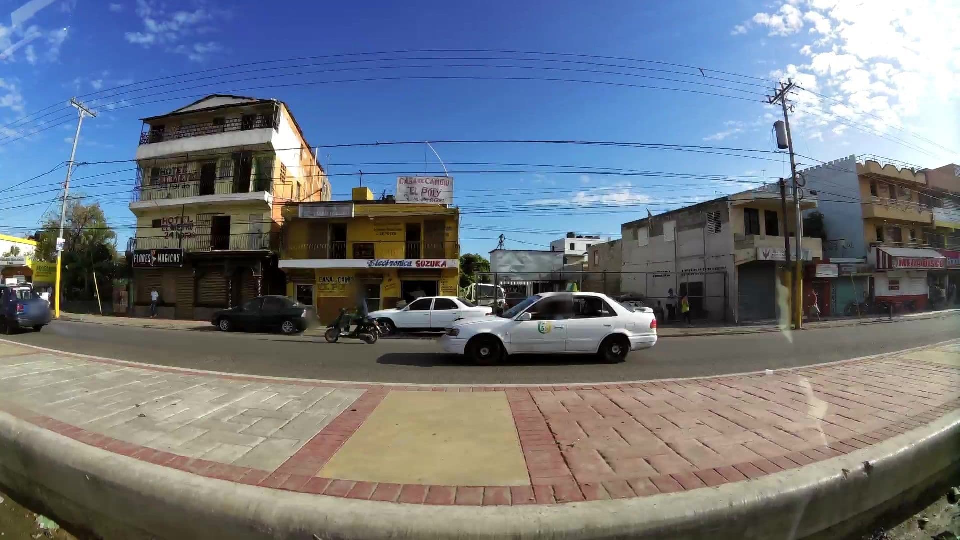 Street view near Hotel El Tunel, Santo Domingo Este — © kaartcam (CC BY-SA · Mapillary)