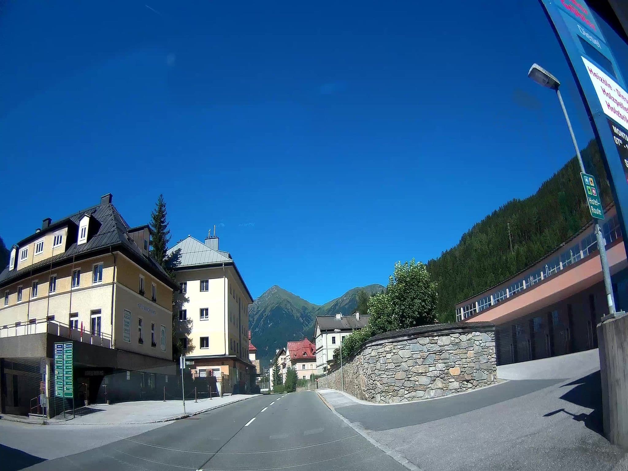 Street view near Hotel Münchnerhof, Bad Gastein — © fuchserl (CC BY-SA · Mapillary)
