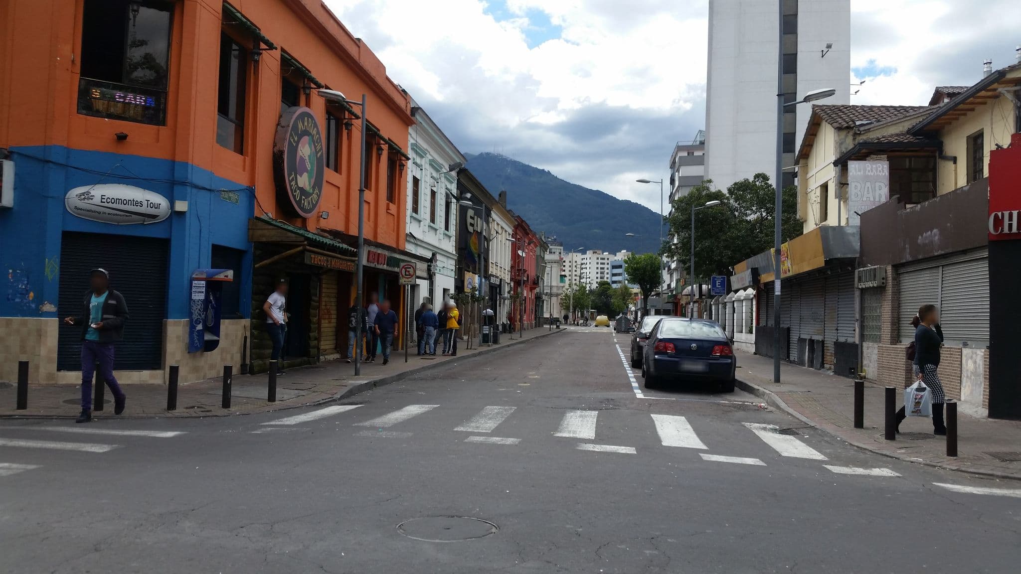 Street view near Casa Foch, Quito
