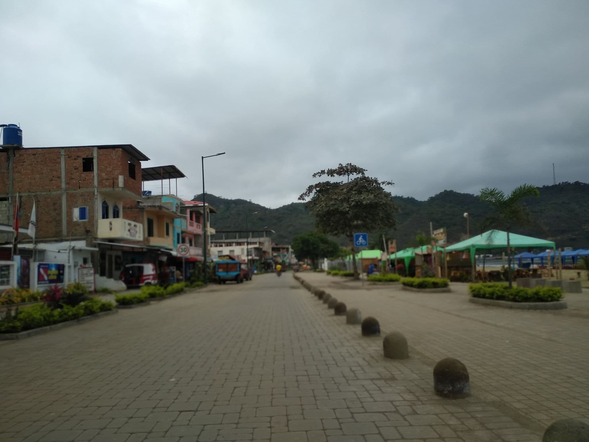 Street view near Hotel del Pacífico, Jipijapa — © nomadmapper (CC BY-SA · Mapillary)