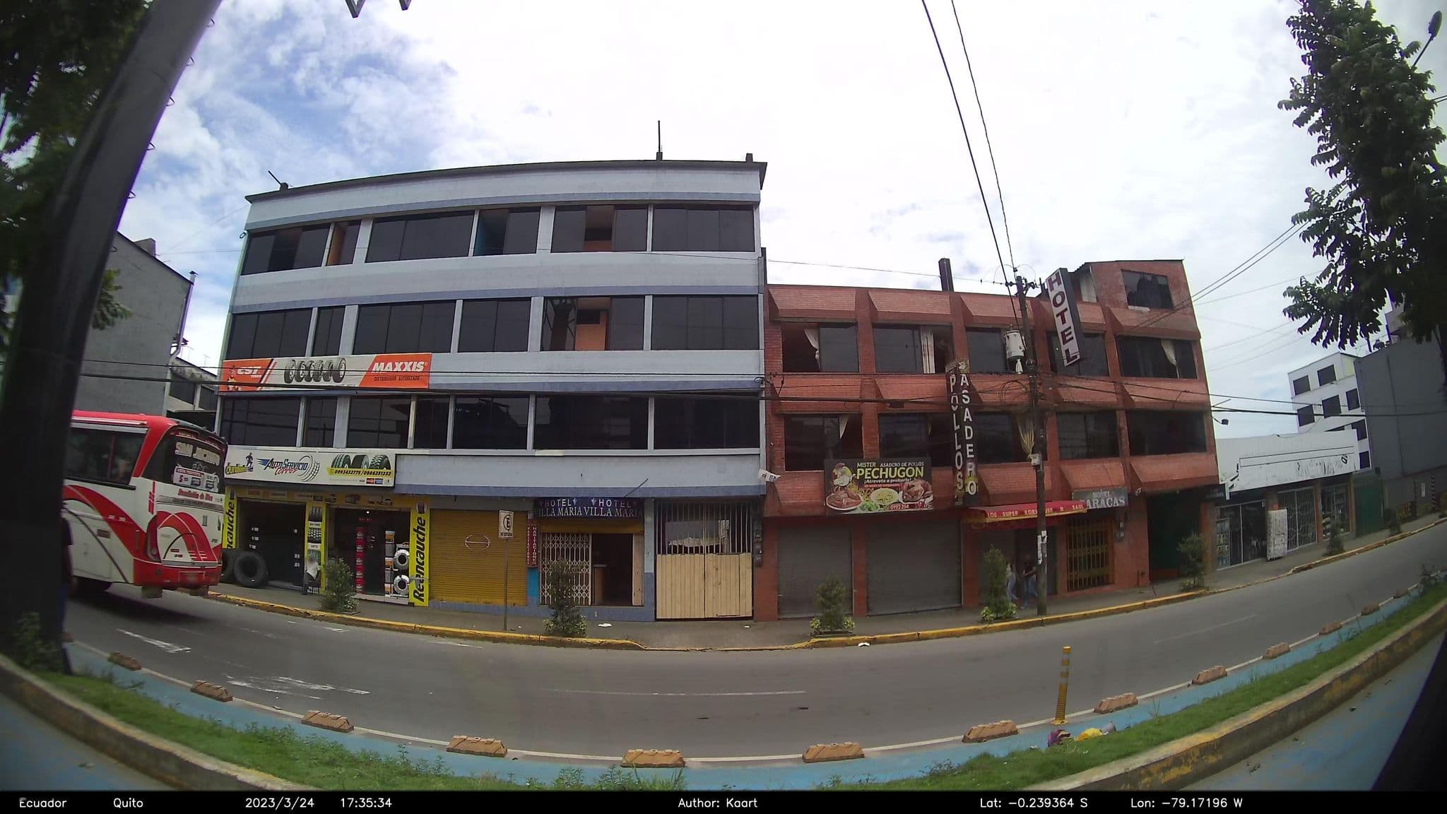 Street view near Villa María, Santo Domingo de los Colorados — © kaart_2 (CC BY-SA · Mapillary)