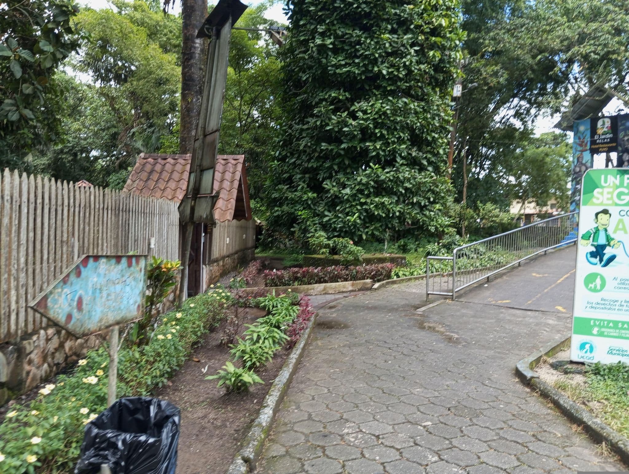 Street view near Jardin El Relax, Puyo — © liat (CC BY-SA · Mapillary)