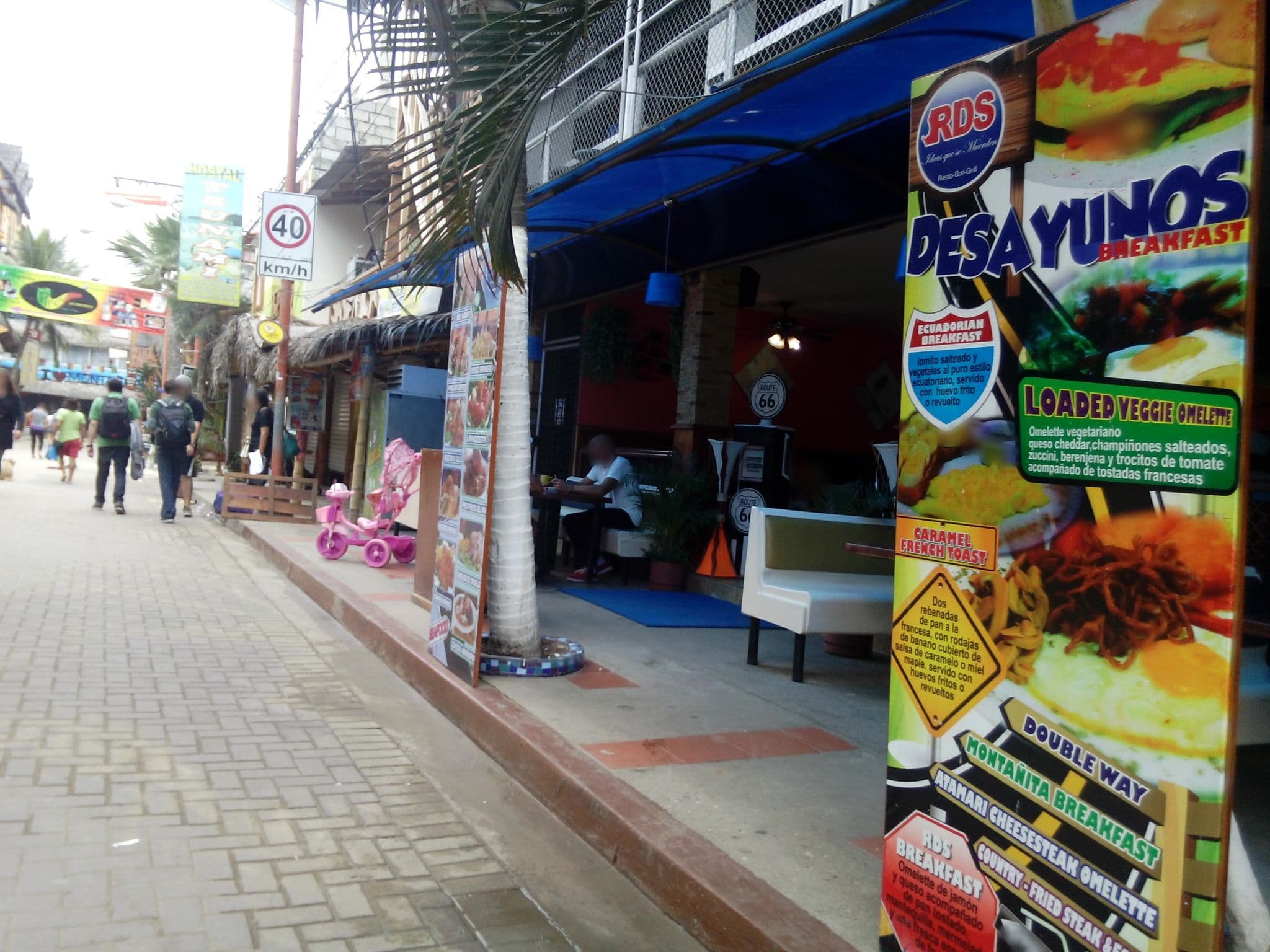 Street view near Selina Montanita, Santa Elena — © johnarupire (CC BY-SA · Mapillary)