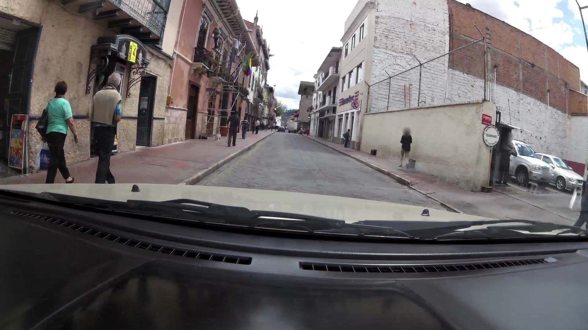 Street view near Santa Lucía, Cuenca