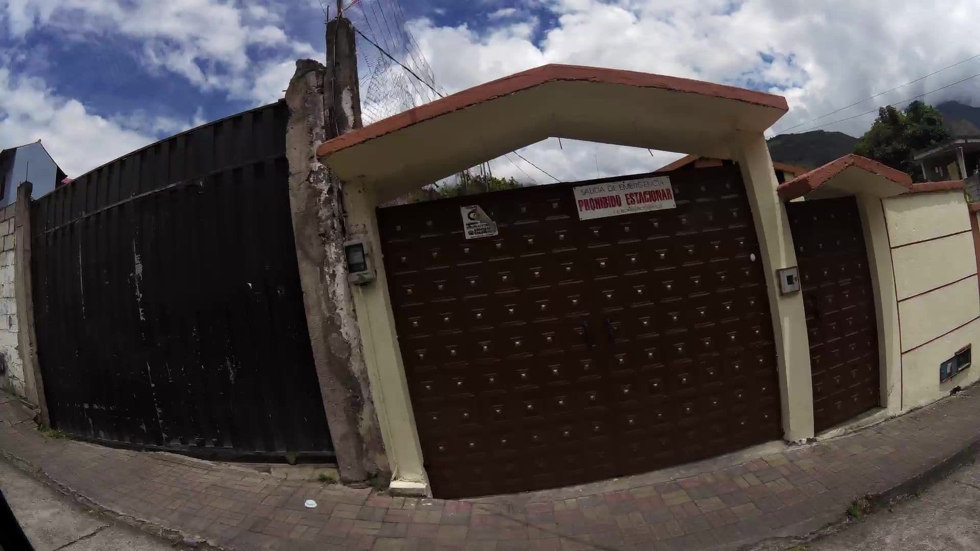 Street view near Hostal Princesa María, Baños