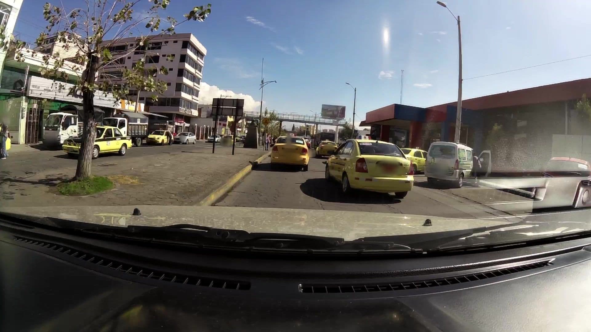 Street view near Apart Humboldt, Riobamba — © kaartcam (CC BY-SA · Mapillary)