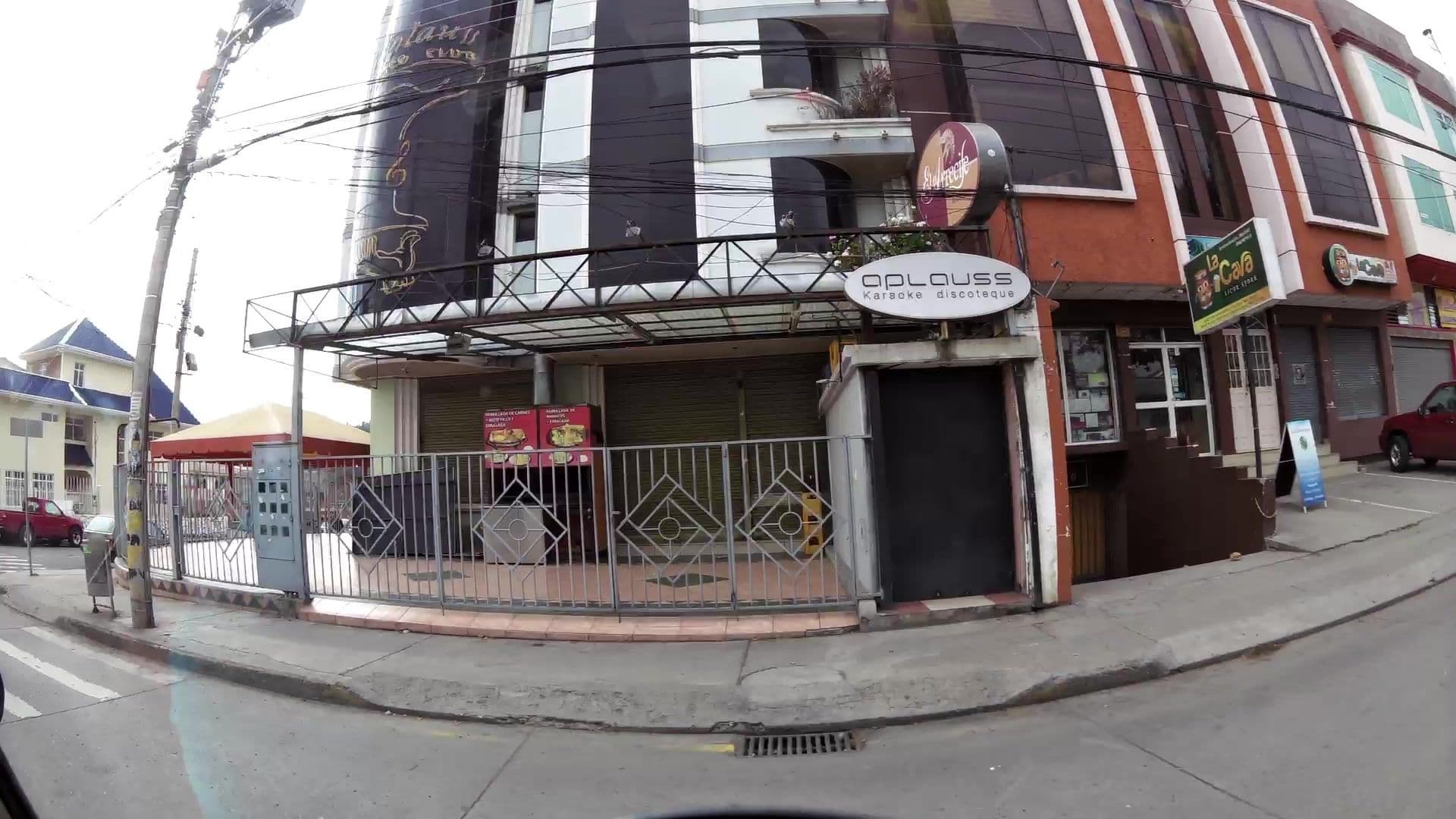 Street view near Paseo Real, Cuenca