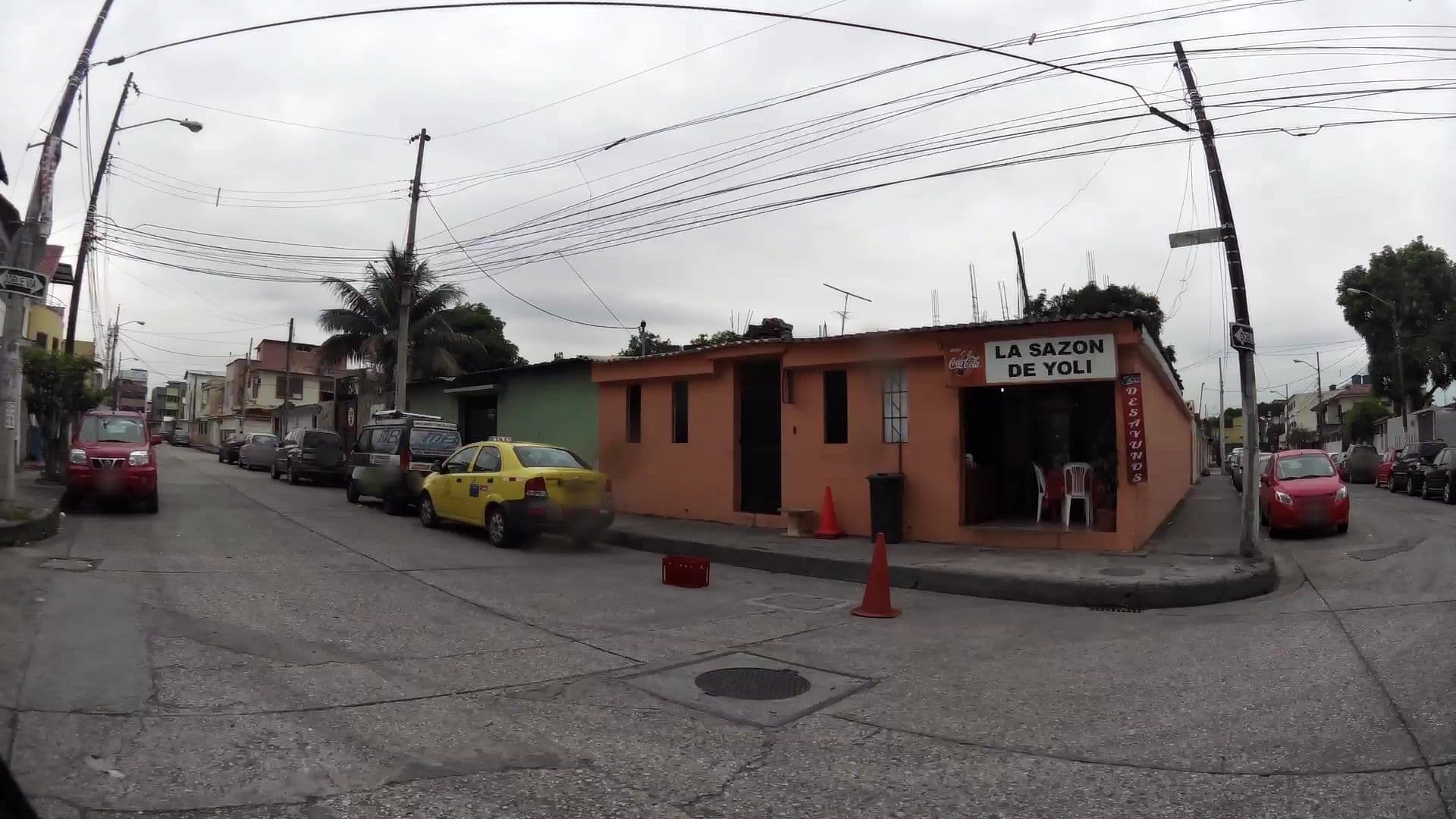 Street view near Funky Monkey, Guayaquil