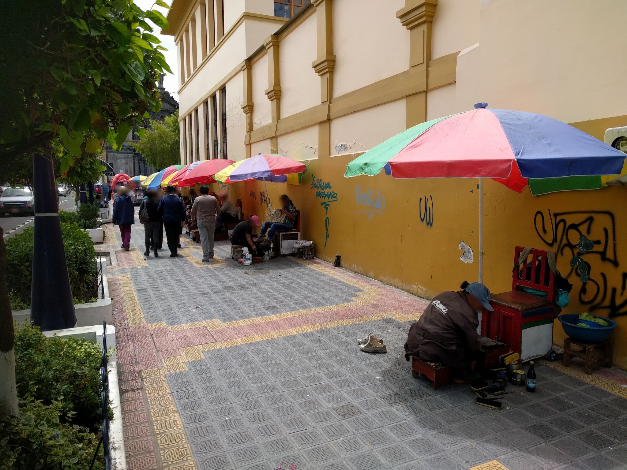 Street view near Flying Donkey, Otavalo — © janvanbekkum (CC BY-SA · Mapillary)