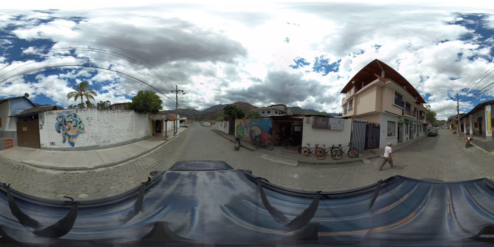 Street view near El Jardin Escondido, Loja