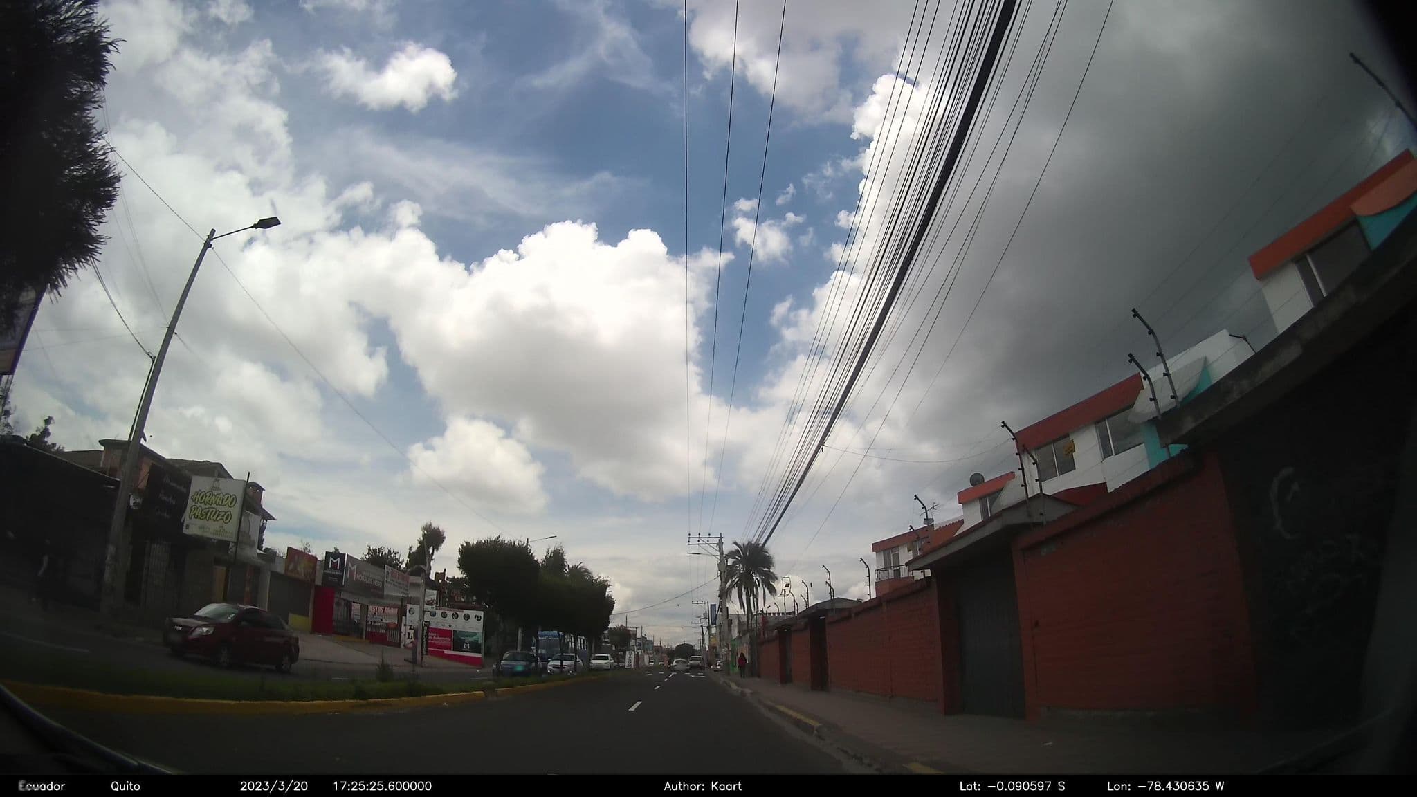 Street view near Conjunto Habitacional Rosales, Pomasqui