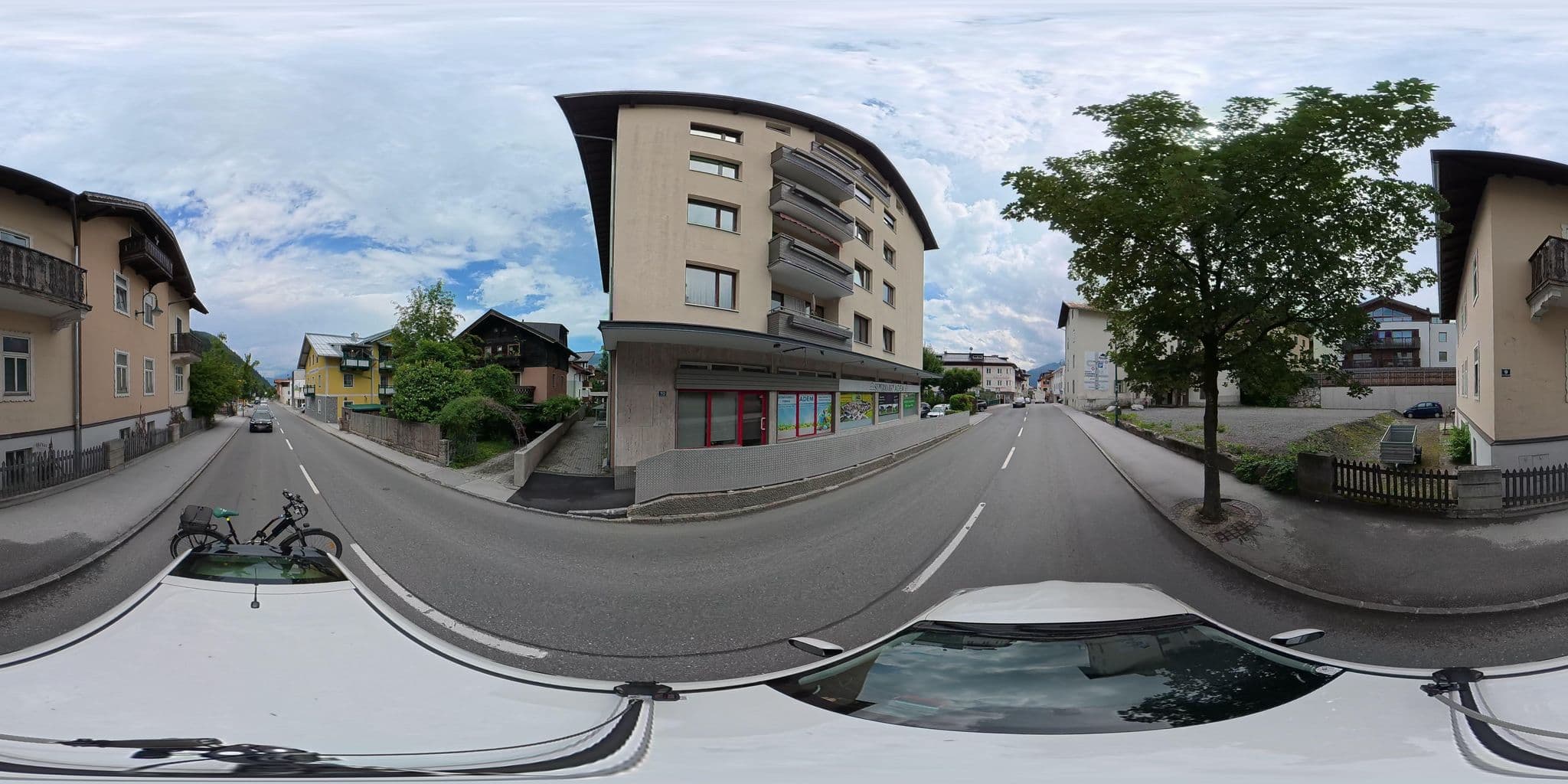 Street view near Trinker haus, Zell am See — © osmplus_org (CC BY-SA · Mapillary)