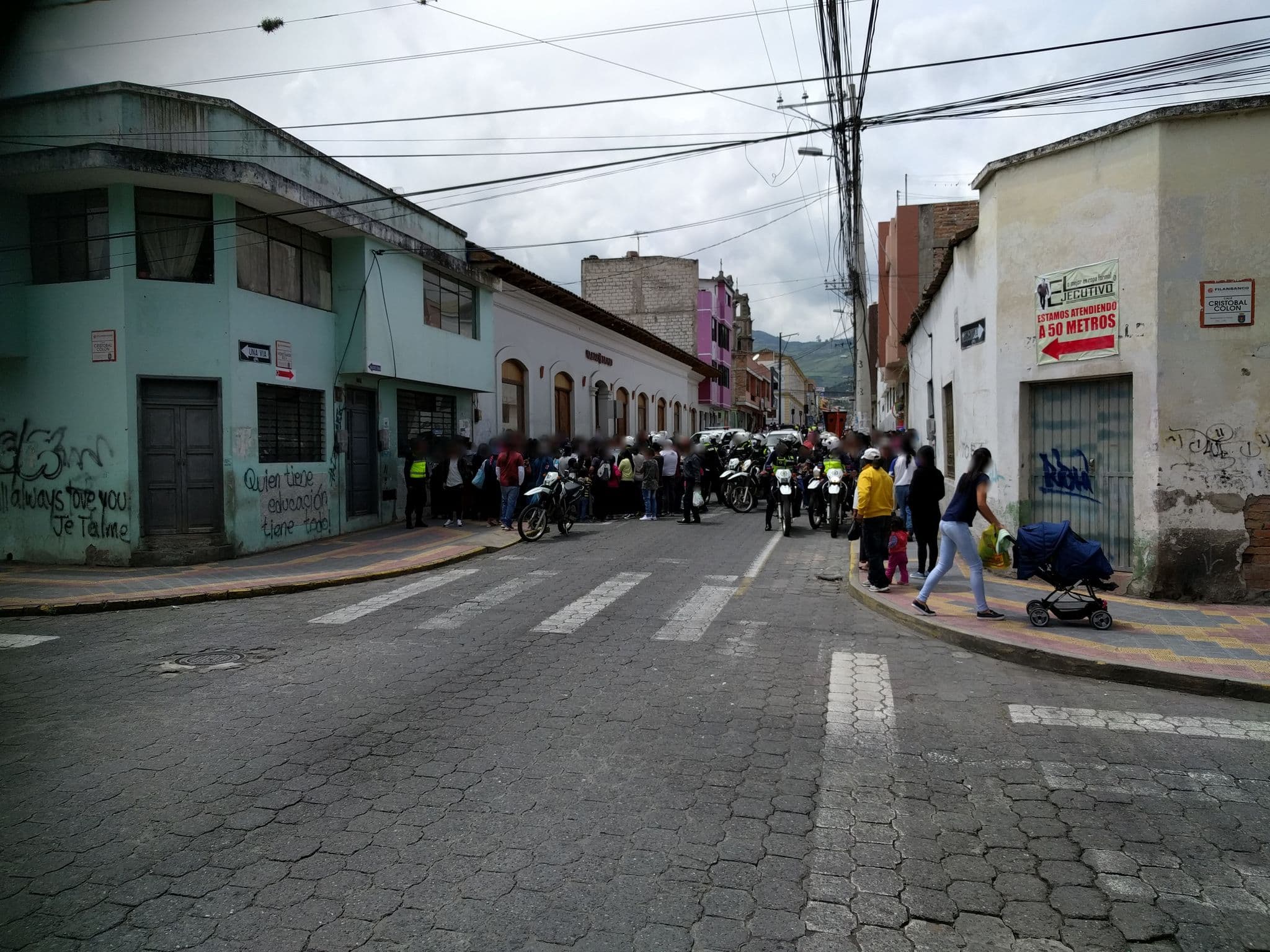Street view near El Marquez, Otavalo — © janvanbekkum (CC BY-SA · Mapillary)