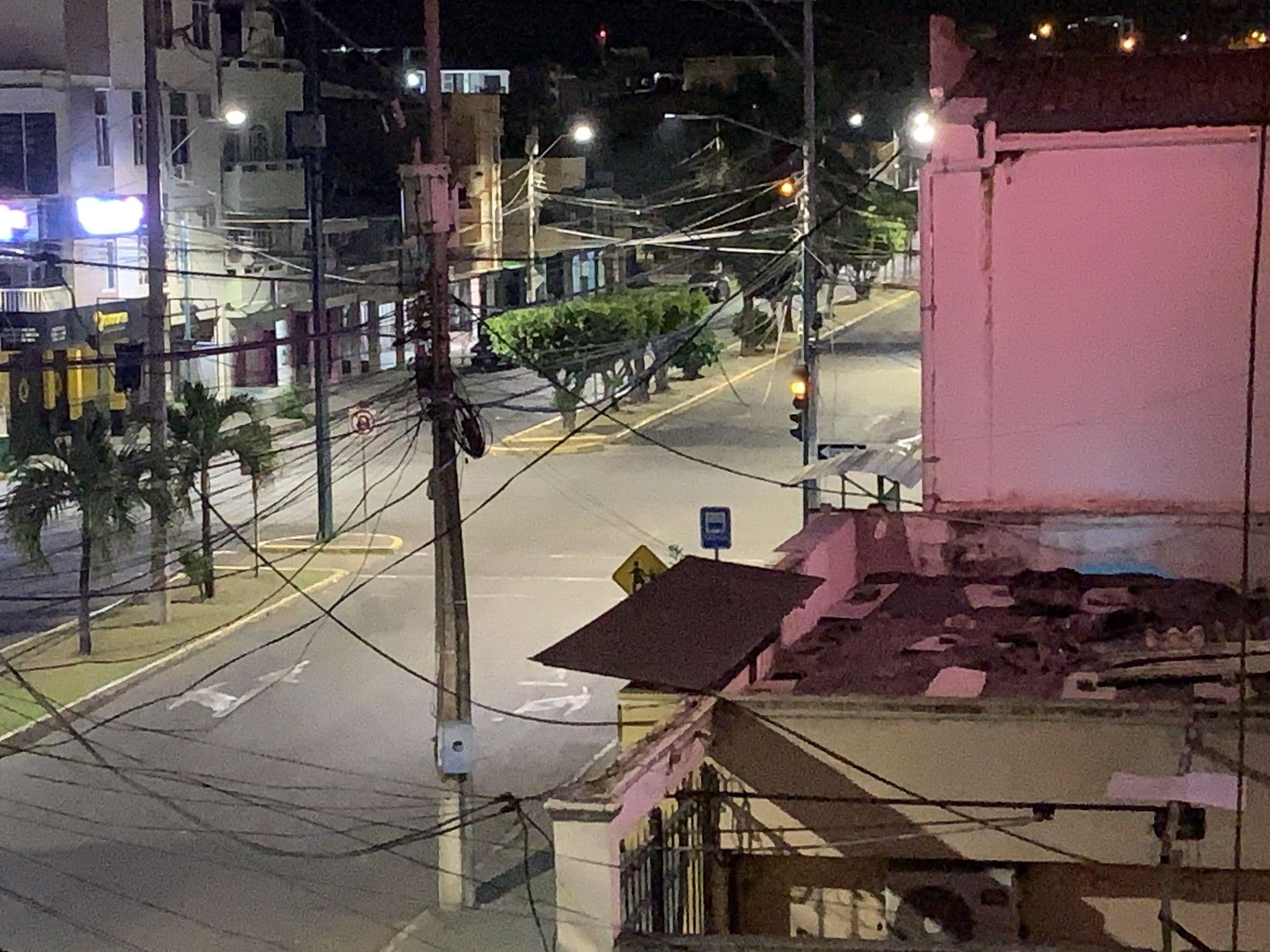 Street view near Hotel Shekinah Internacional, Esmeraldas — © jos19 (CC BY-SA · Mapillary)