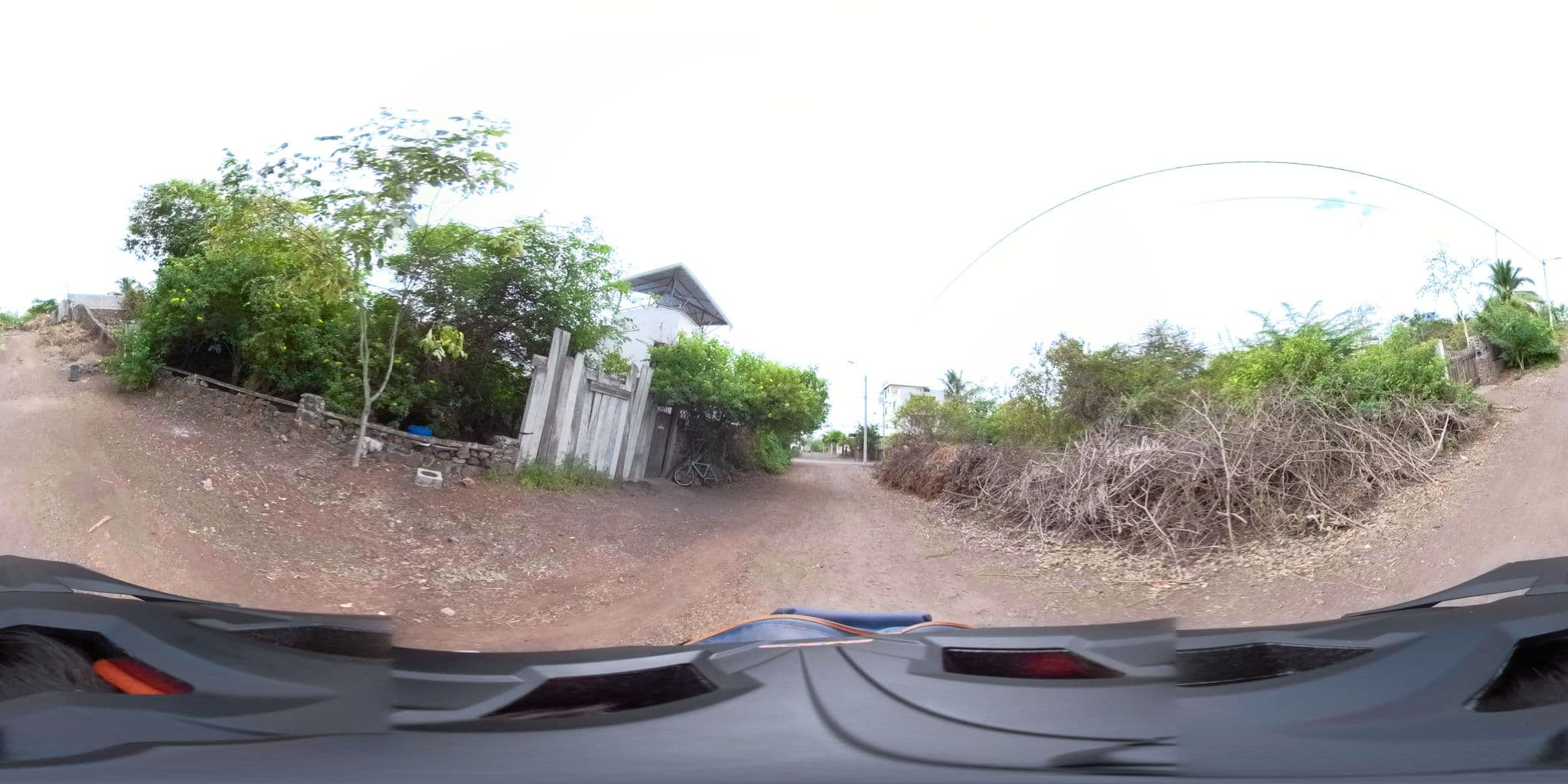 Street view near Casa Edén, Puerto Ayora — © sdanielzer (CC BY-SA · Mapillary)