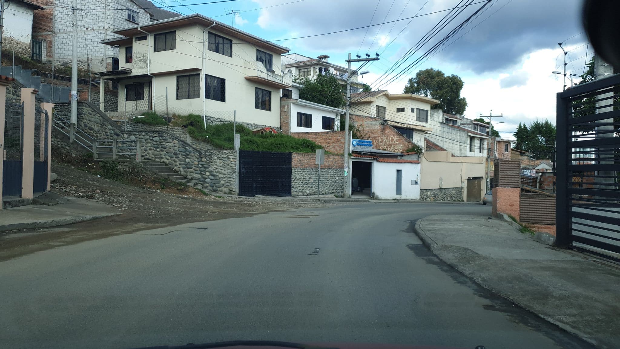 Street view near El Molino Hostel, Cuenca