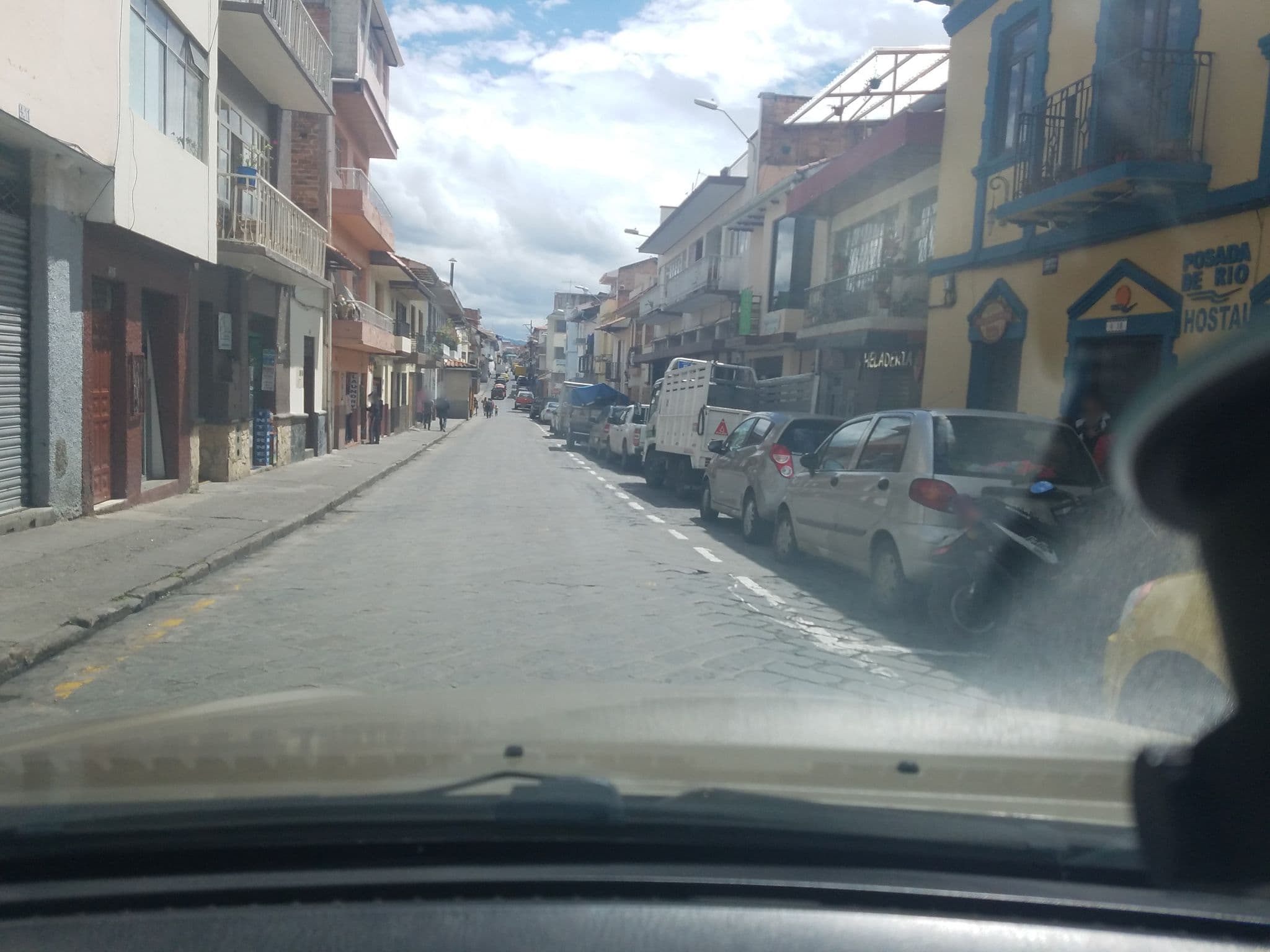 Street view near Hostal Hogar Cuencano, Cuenca