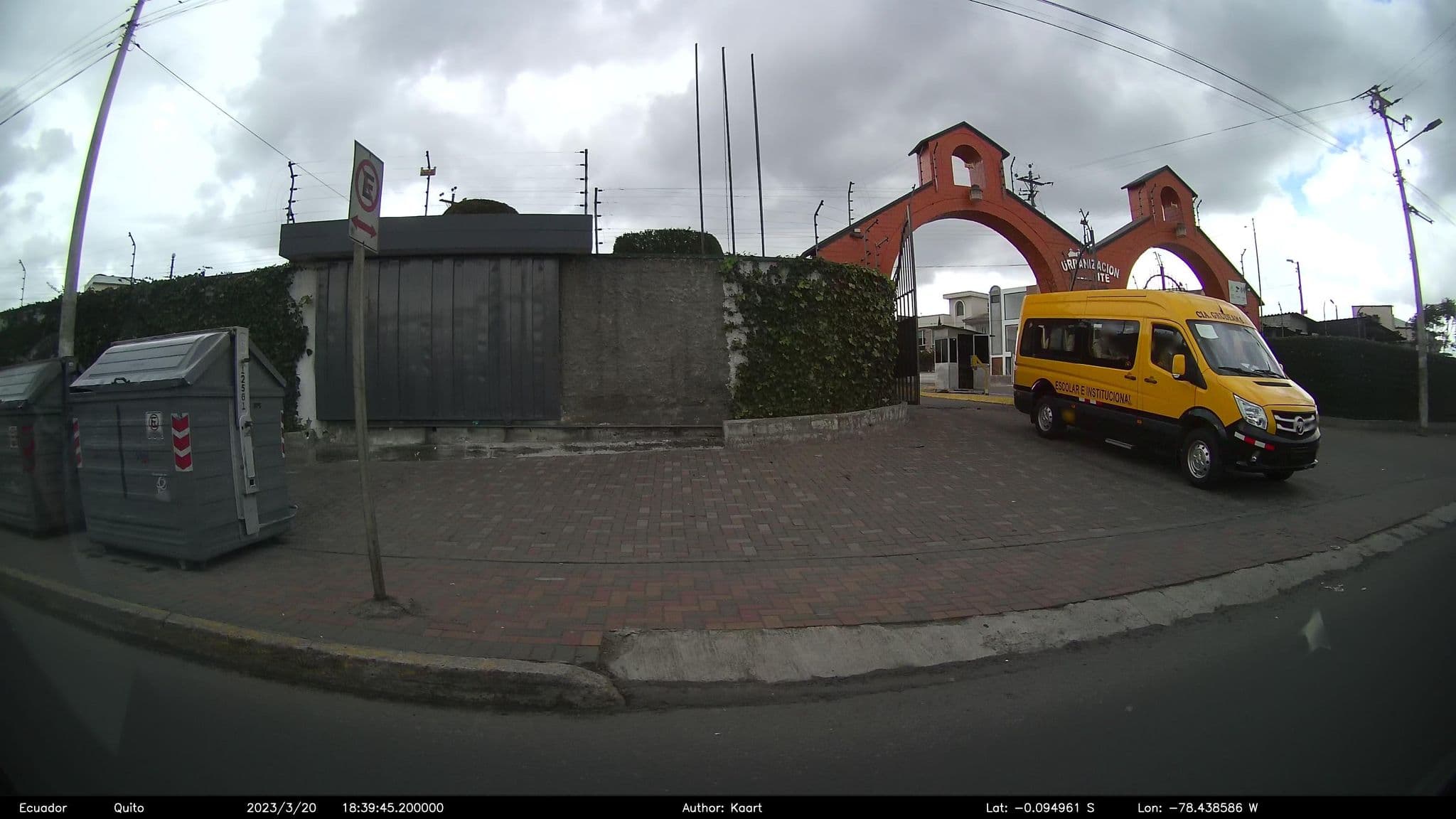 Street view near Urbanización UTE, Pomasqui — © kaart_2 (CC BY-SA · Mapillary)