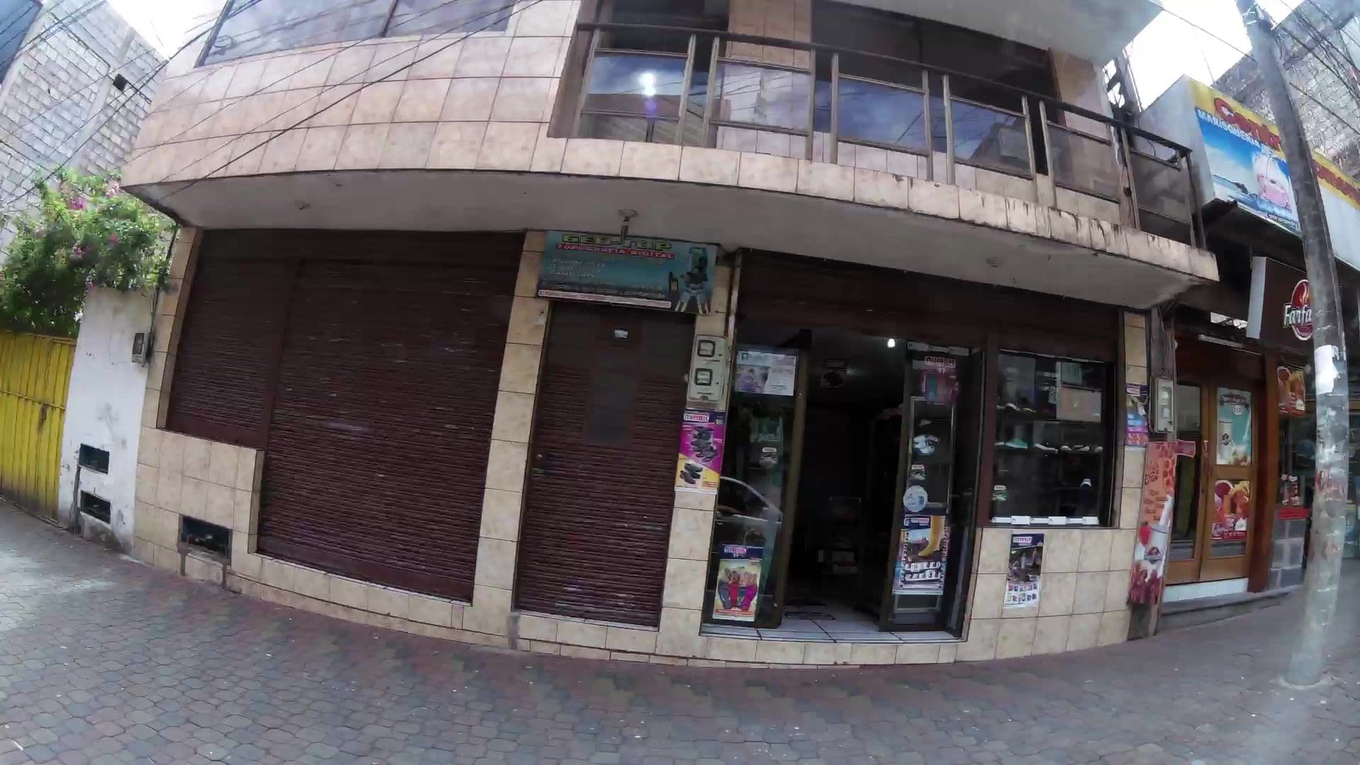 Street view near D'Anthony House, Baños