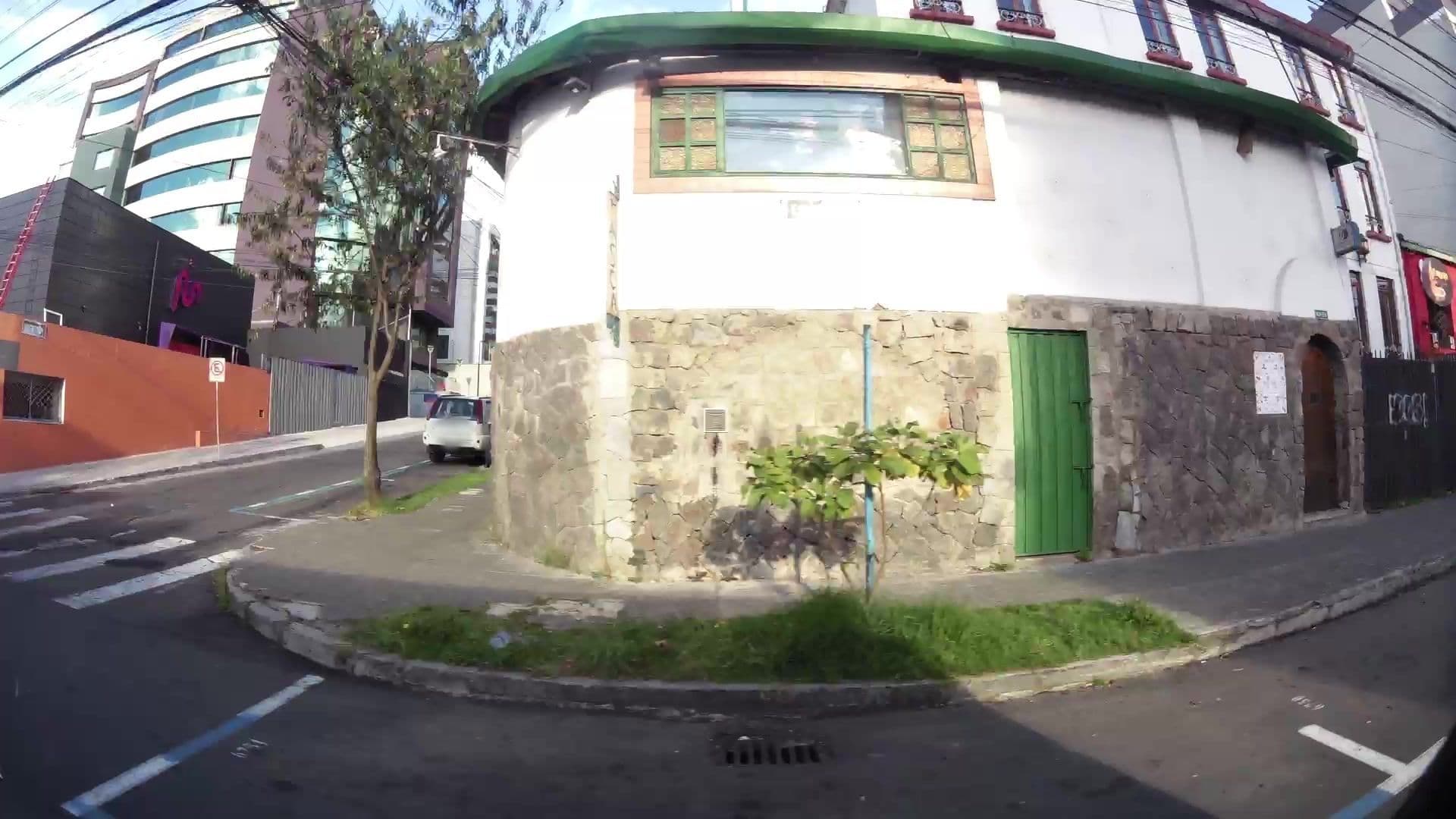 Street view near Hostal Sur, Quito