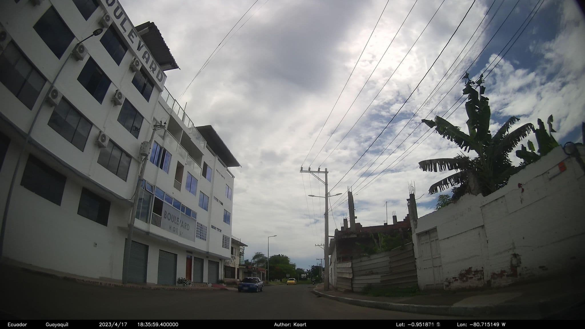 Street view near Hôtel Boulevard, Manta — © kaart_2 (CC BY-SA · Mapillary)