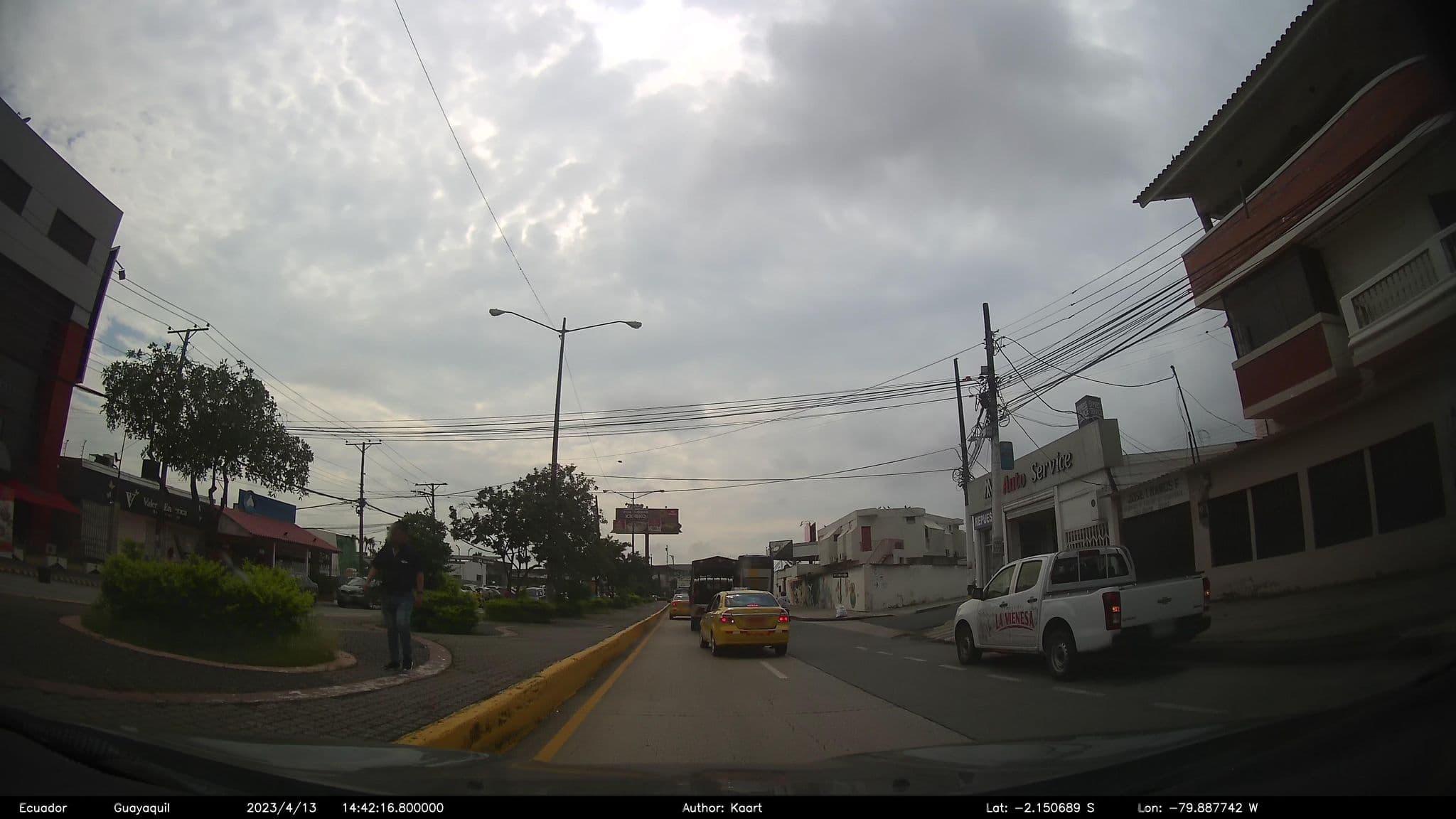 Street view near A ir hotel, Guayaquil