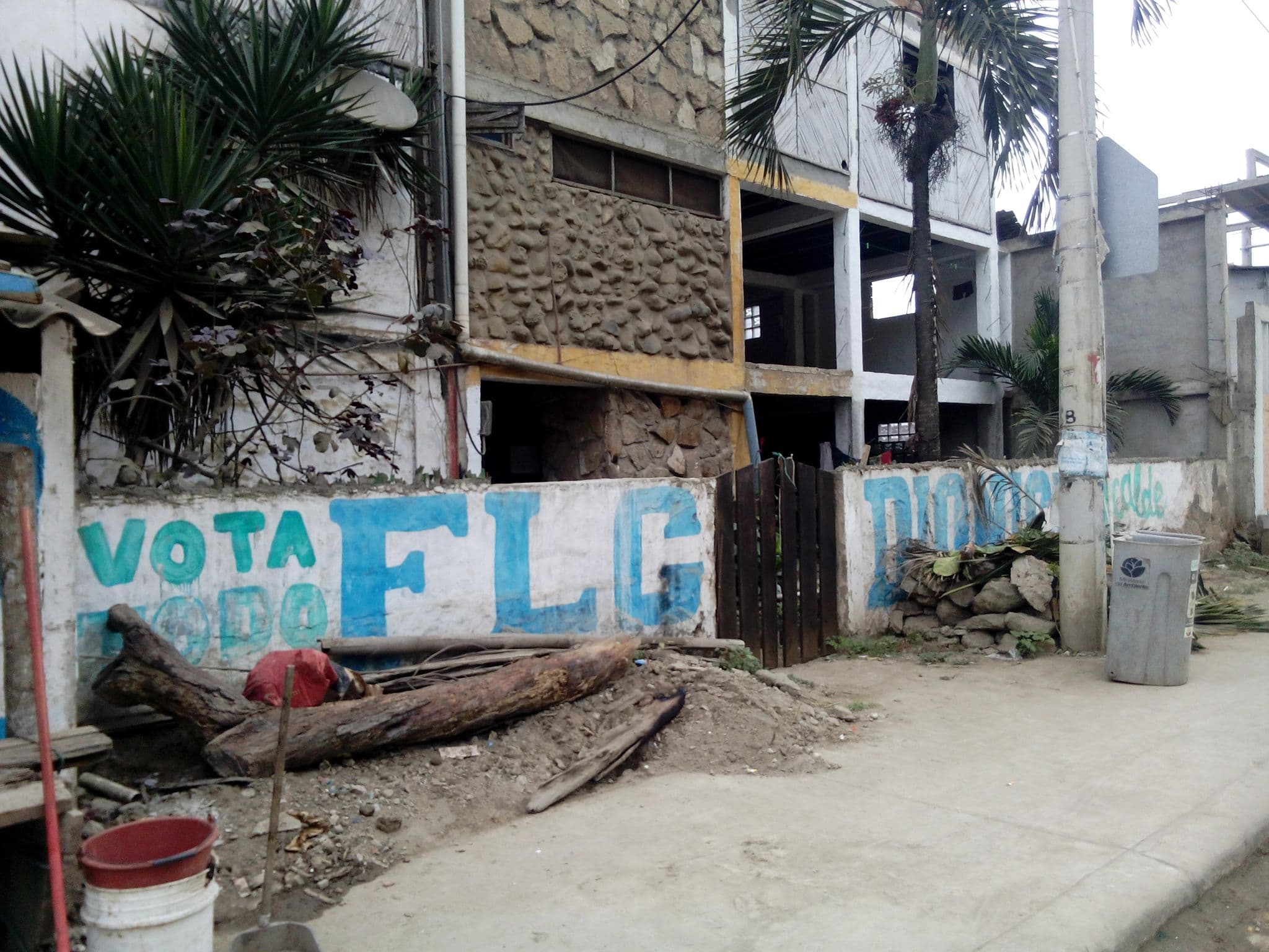 Street view near El arbolito de Jose., Santa Elena — © johnarupire (CC BY-SA · Mapillary)