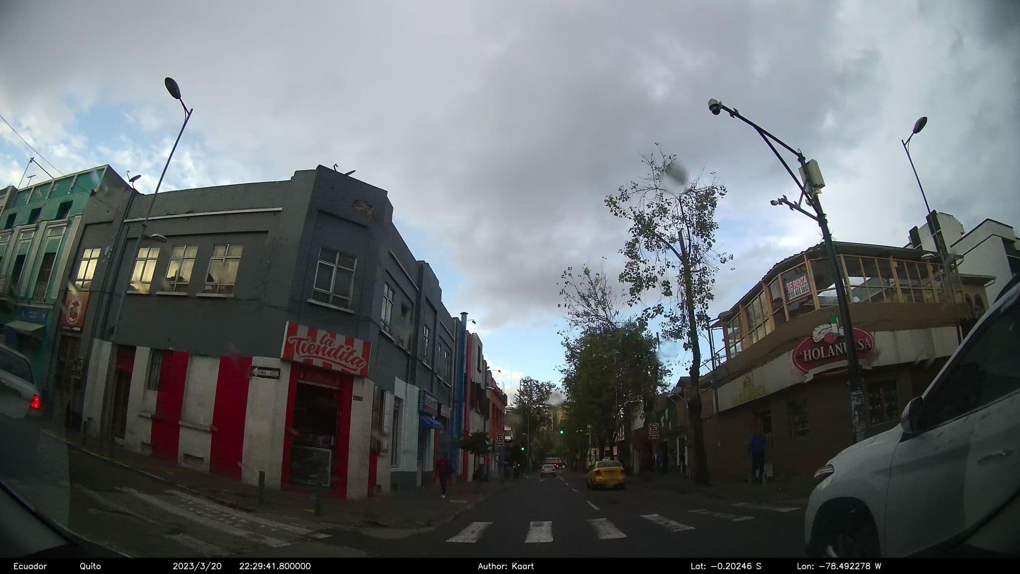 Street view near Hotel Gran Mariscal, Quito — © kaart_2 (CC BY-SA · Mapillary)