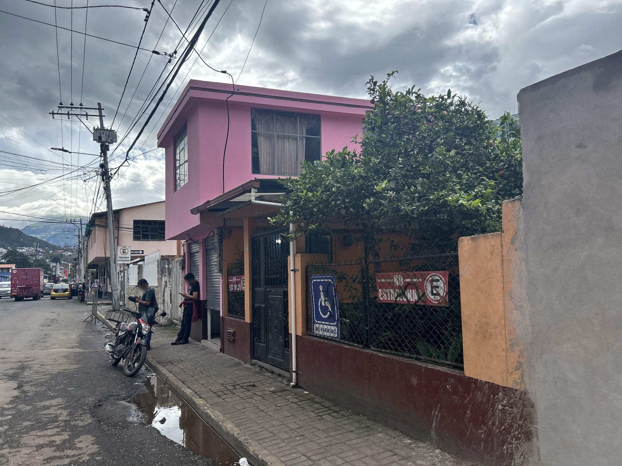 Street view near Ambateñito, Baños