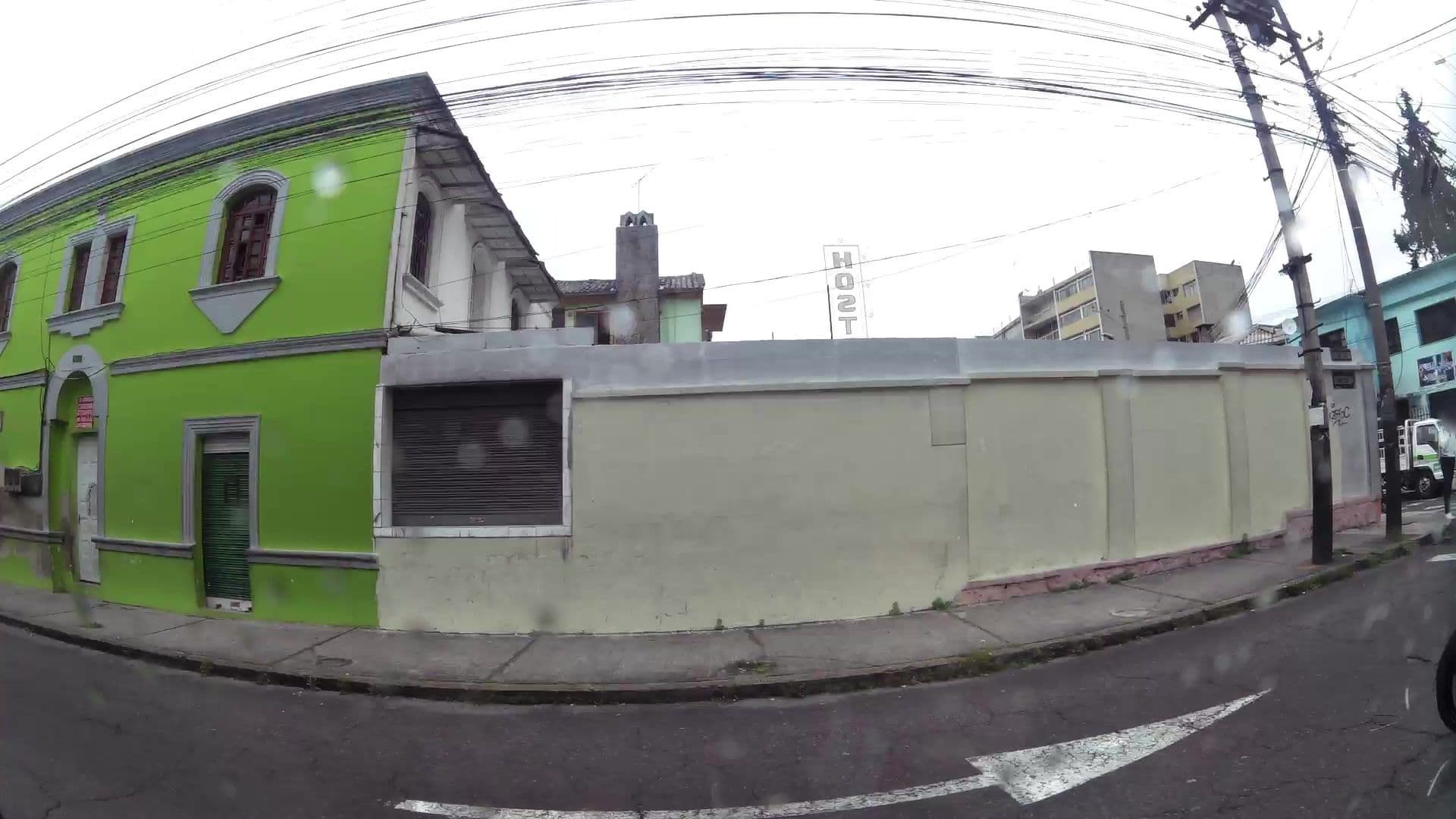 Street view near Hostal América, Quito