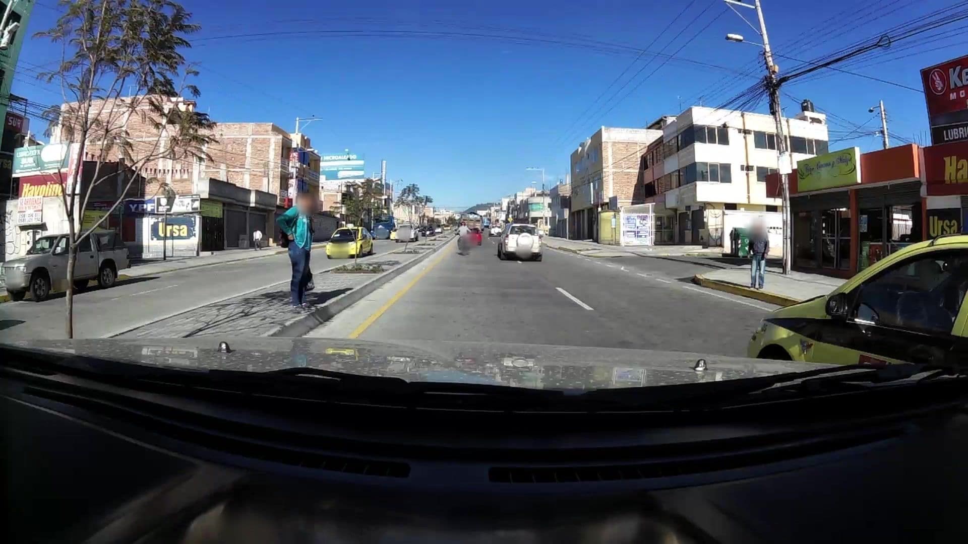 Street view near Héctor Mullo, Riobamba — © kaartcam (CC BY-SA · Mapillary)