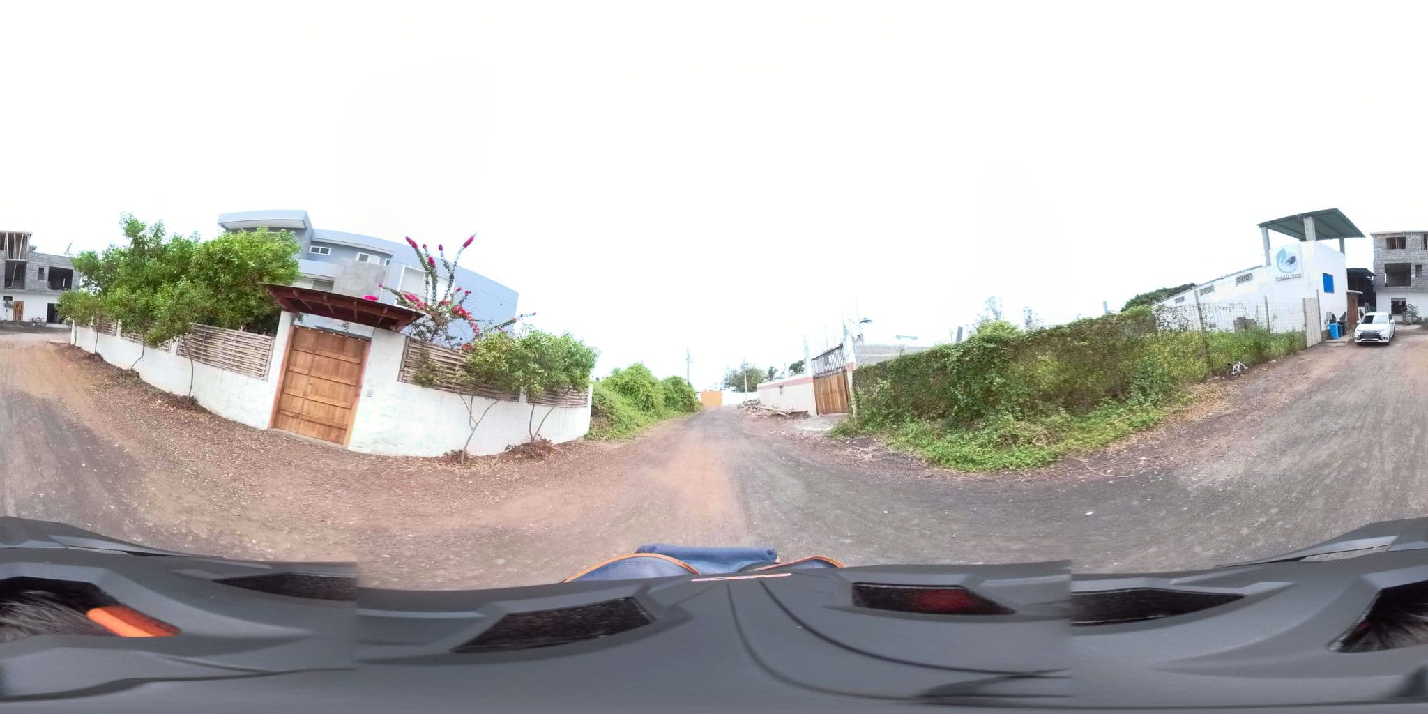 Street view near Hostal El Pinzón, Puerto Ayora — © sdanielzer (CC BY-SA · Mapillary)