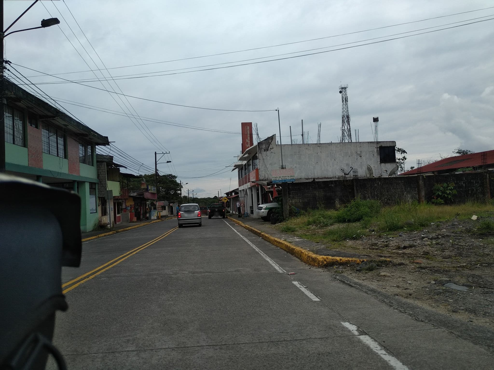 Street view near Hostal RAYJU, Puyo — © nomadmapper (CC BY-SA · Mapillary)